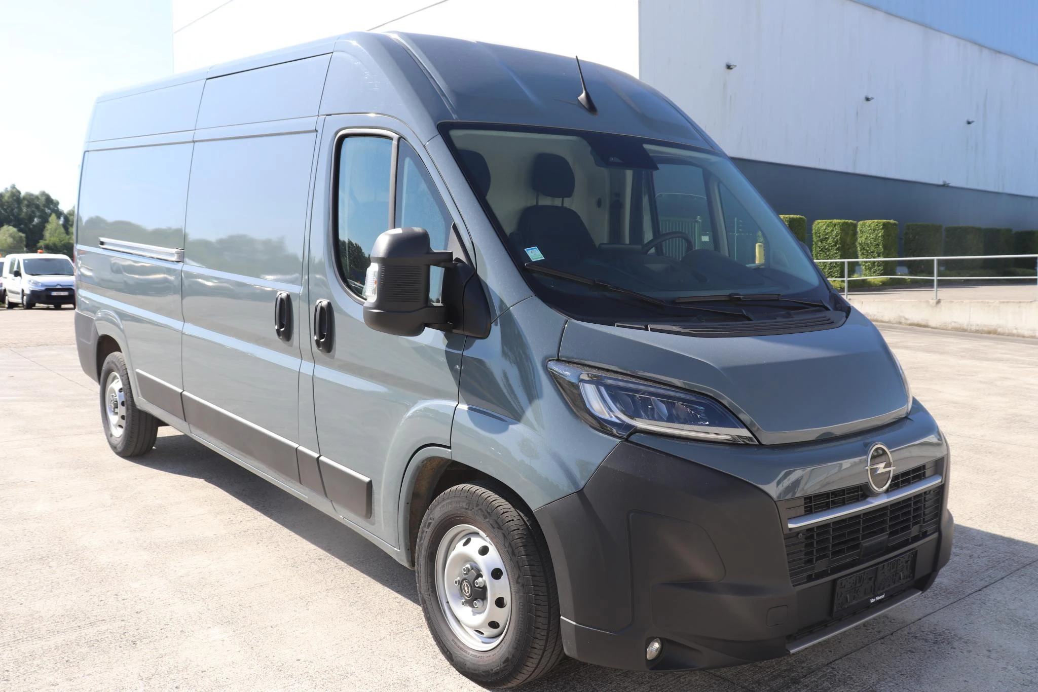Opel-Movano-image-1