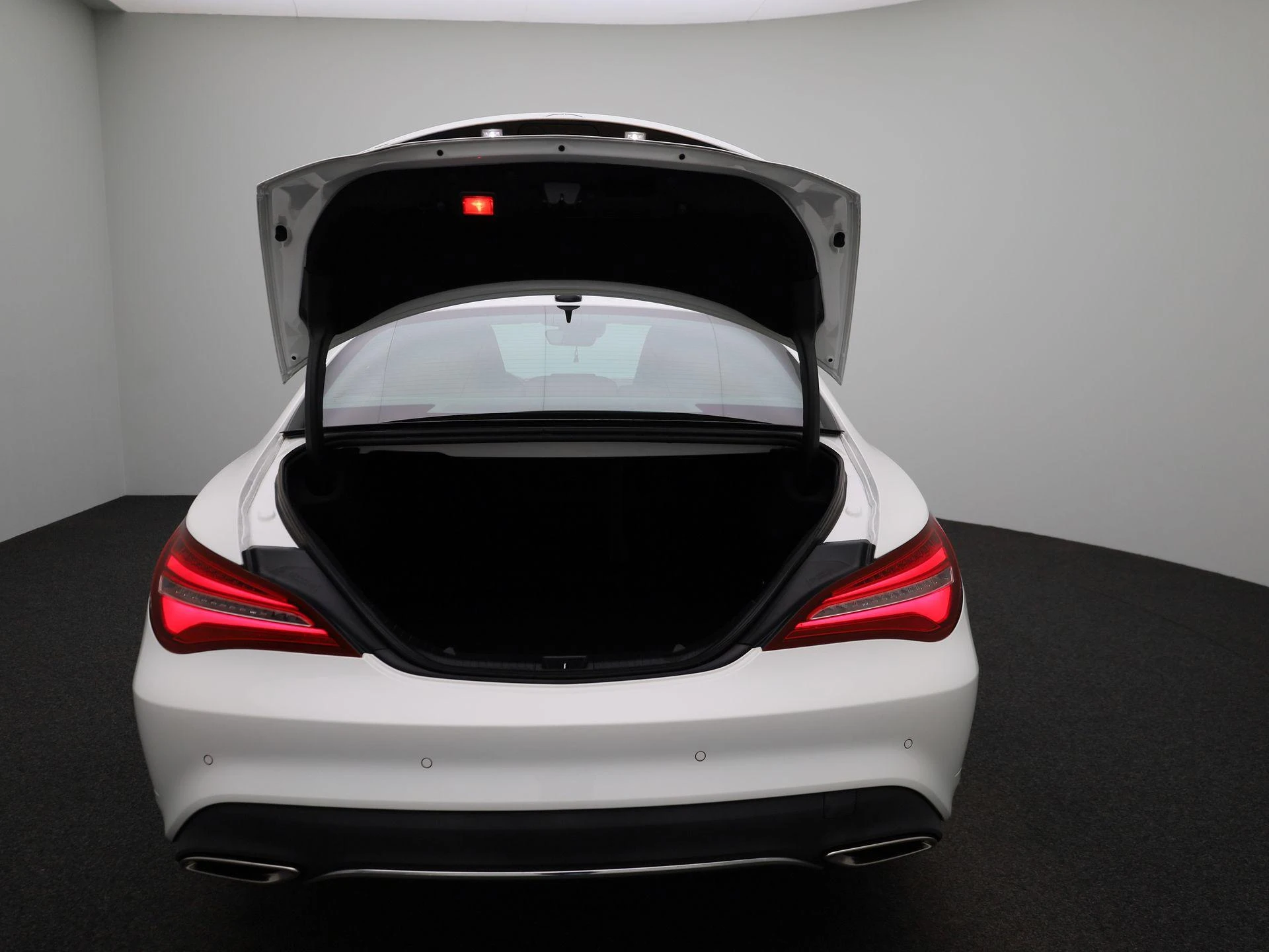 Mercedes-Benz-CLA-image-10