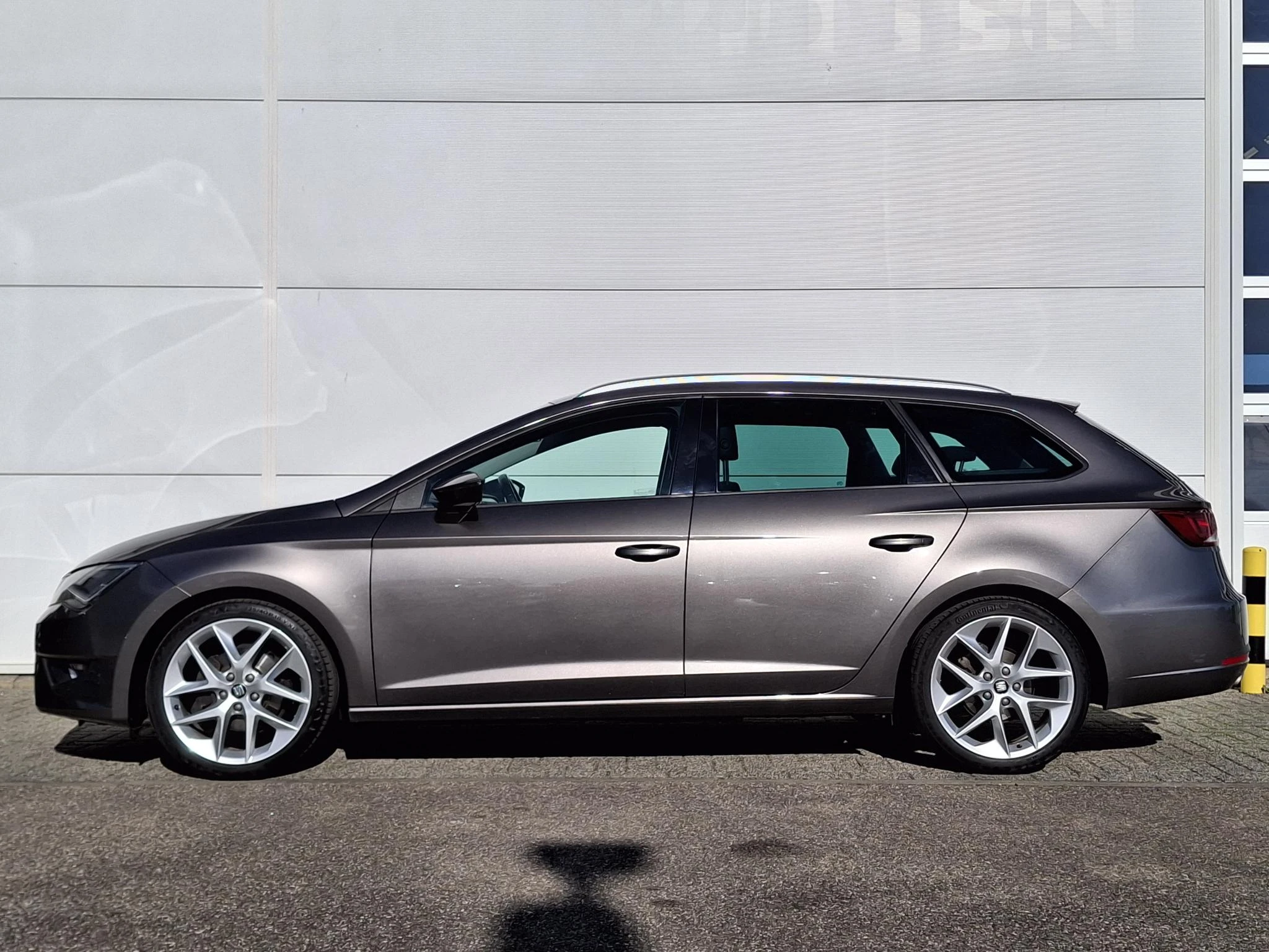 SEAT-Leon-image-1