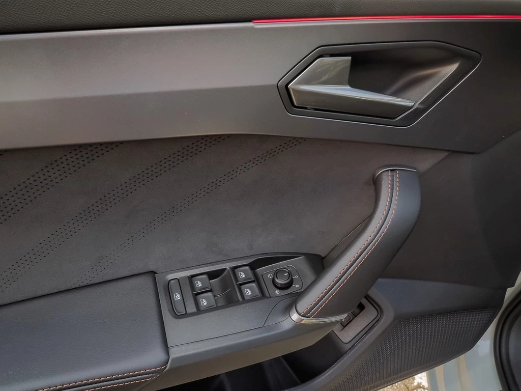 CUPRA Leon Sportstourer ST 1.5 eTSI UPE 50.275 Dynamic