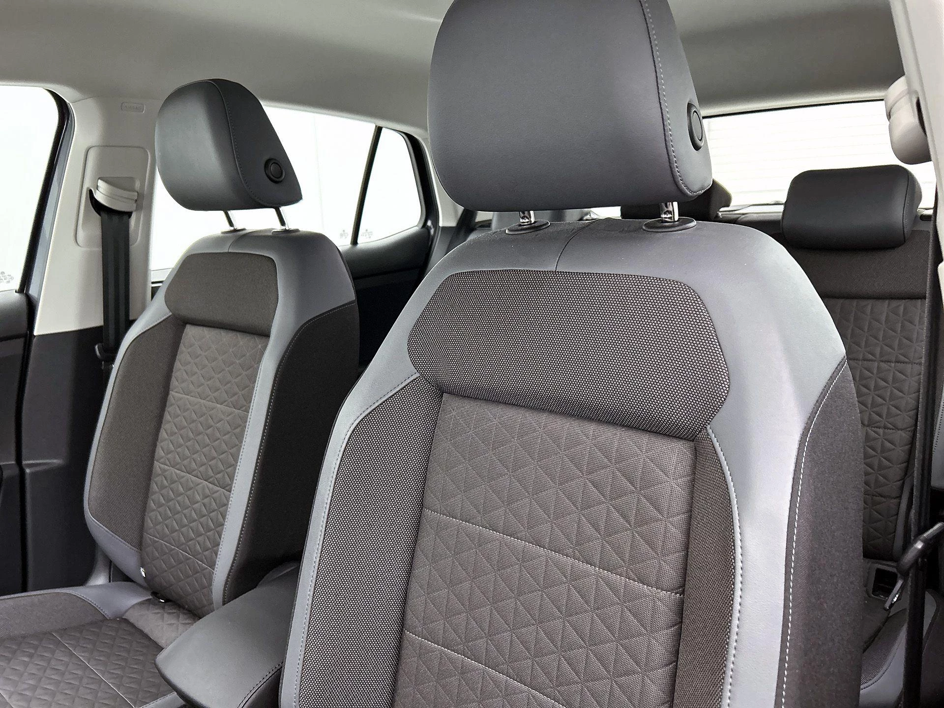 Volkswagen-T-Cross-image-13