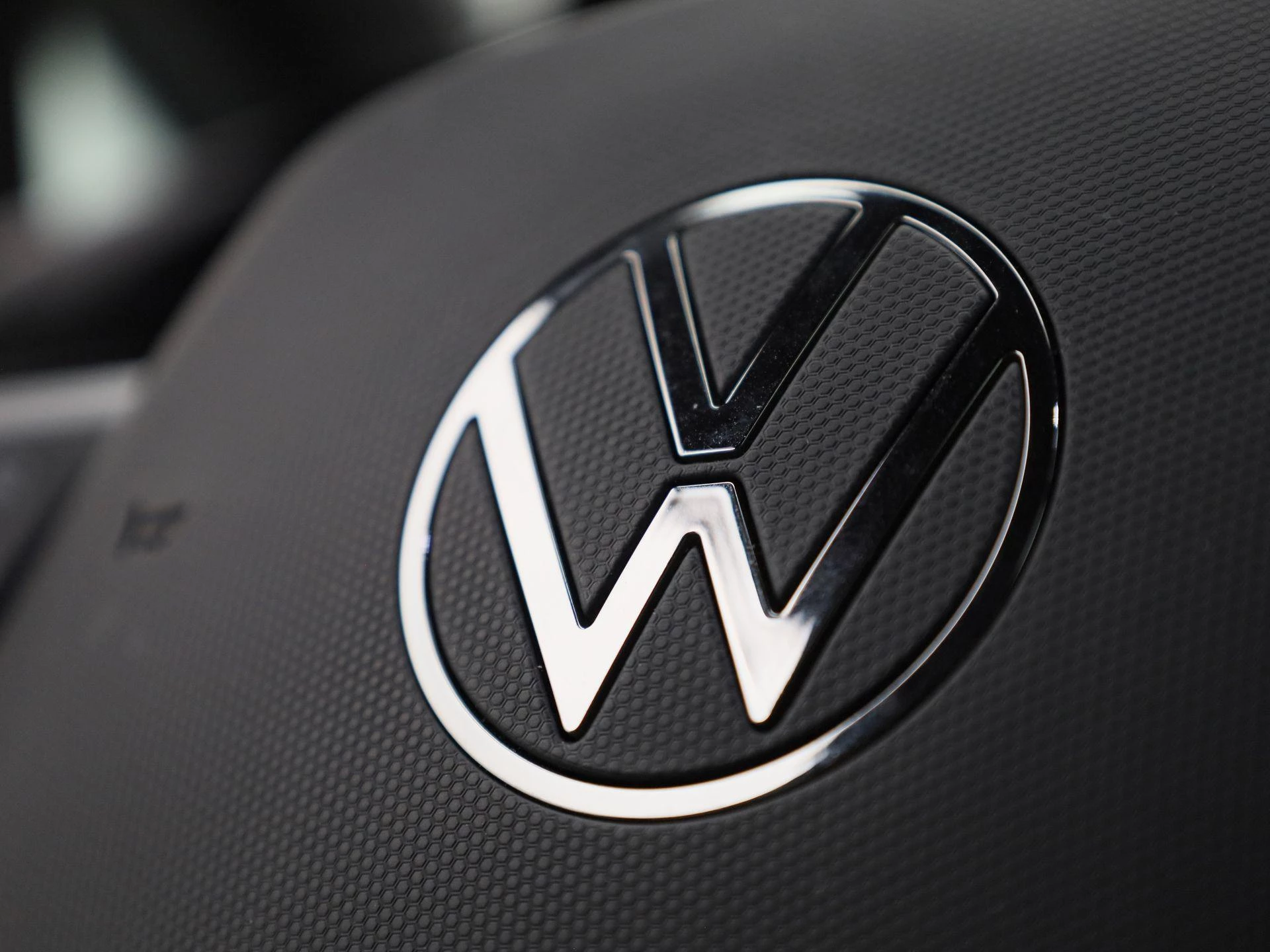 Volkswagen-Golf-image-34