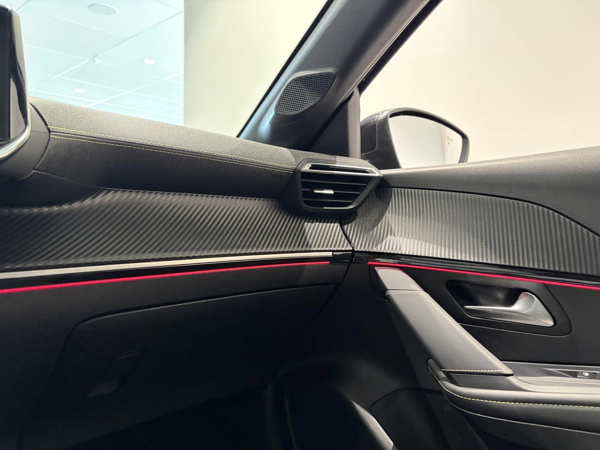 Peugeot-208-image-19