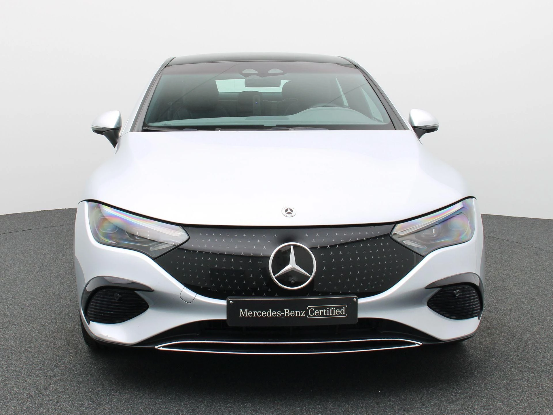 Mercedes-Benz-EQE-image-2