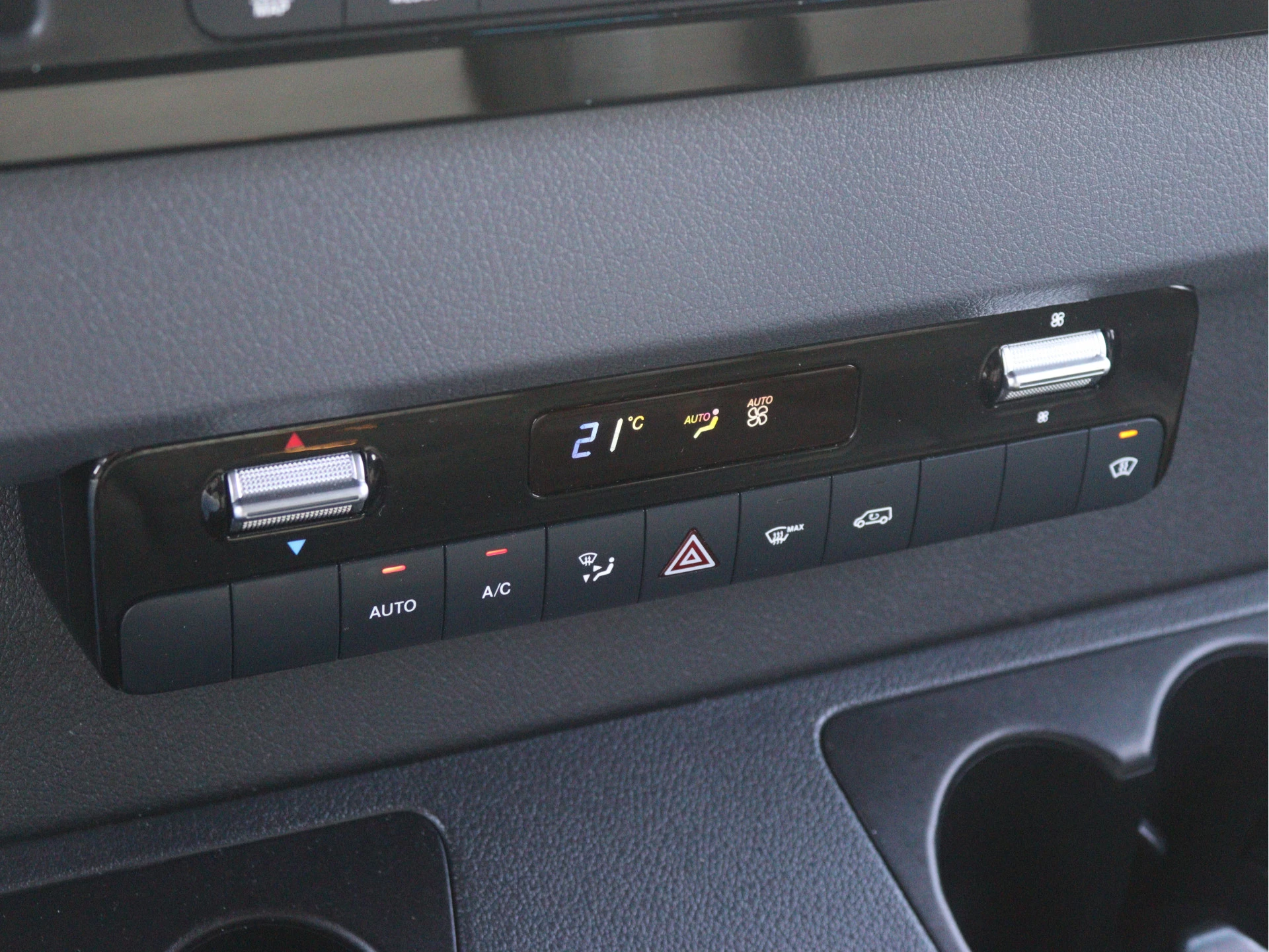 Mercedes-Benz-Sprinter-image-14