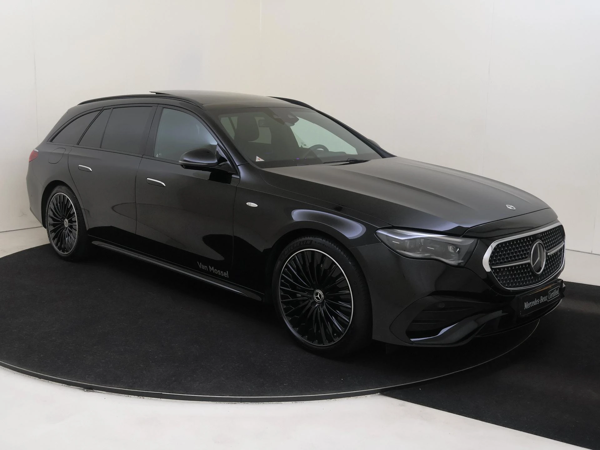 Mercedes-Benz-E-Klasse-image-1