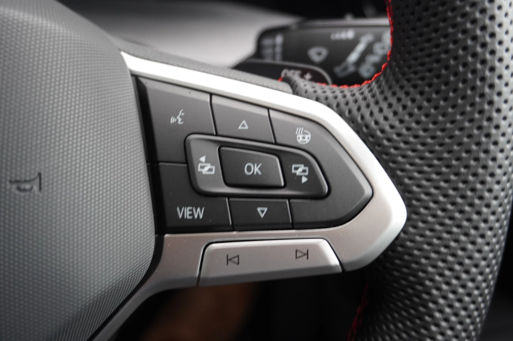 Volkswagen-Golf-image-33