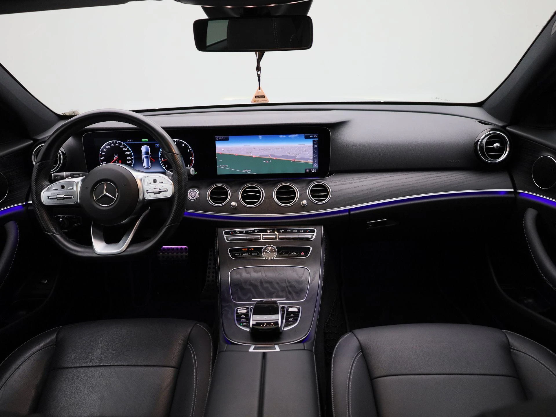 Mercedes-Benz-E-Klasse-image-40