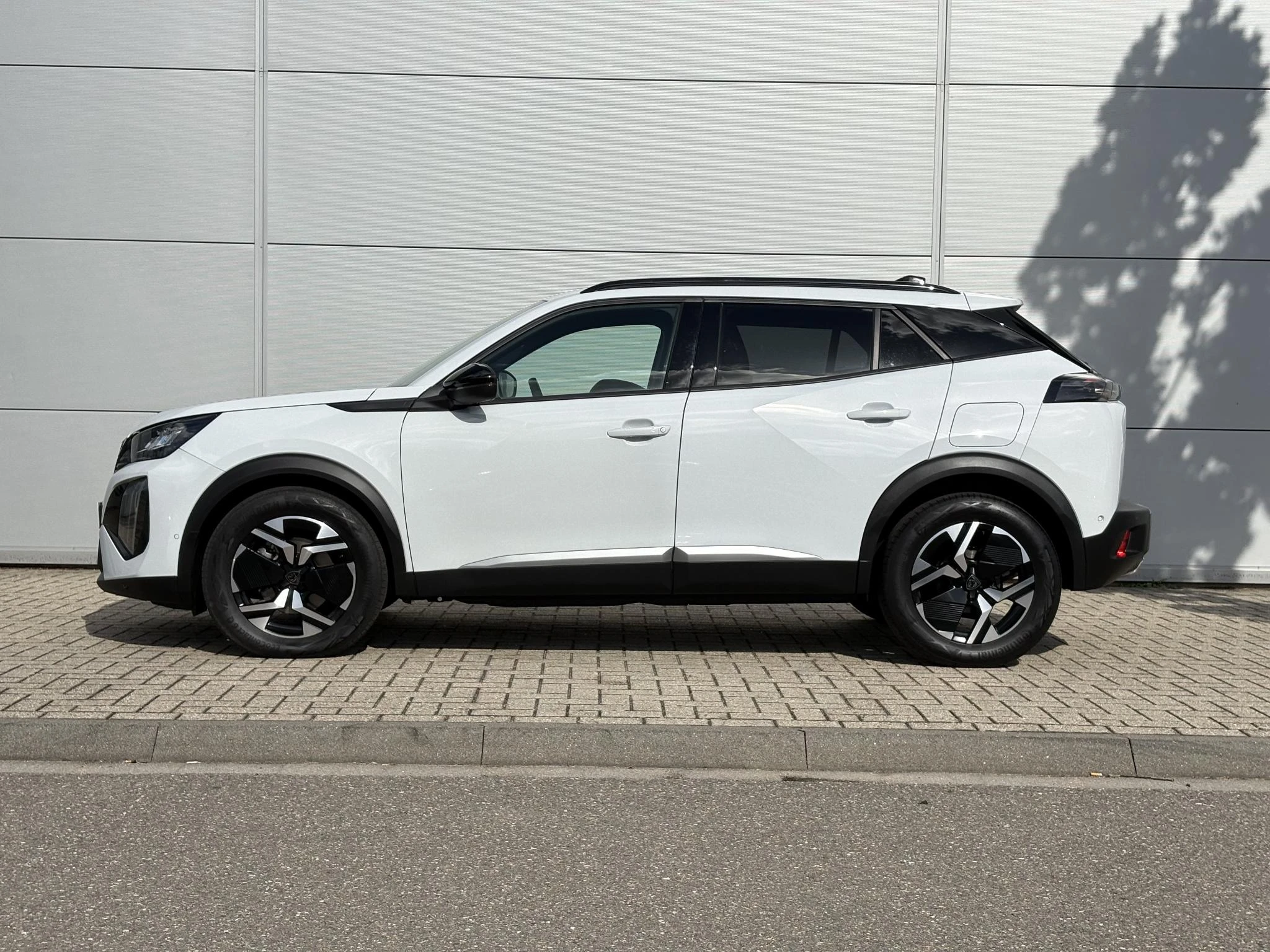 Peugeot-2008-image-2