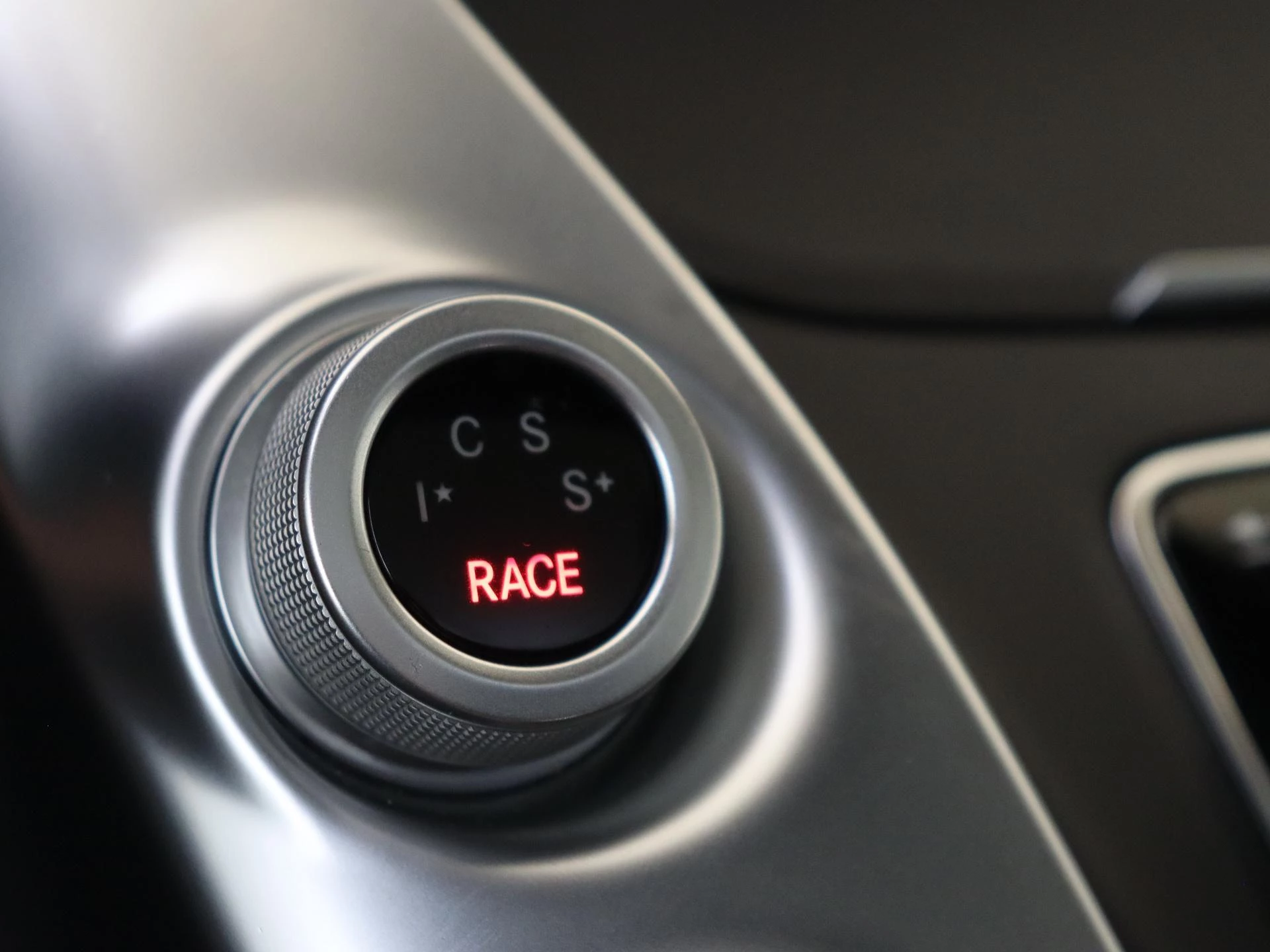 Mercedes-AMG-GT-image-26