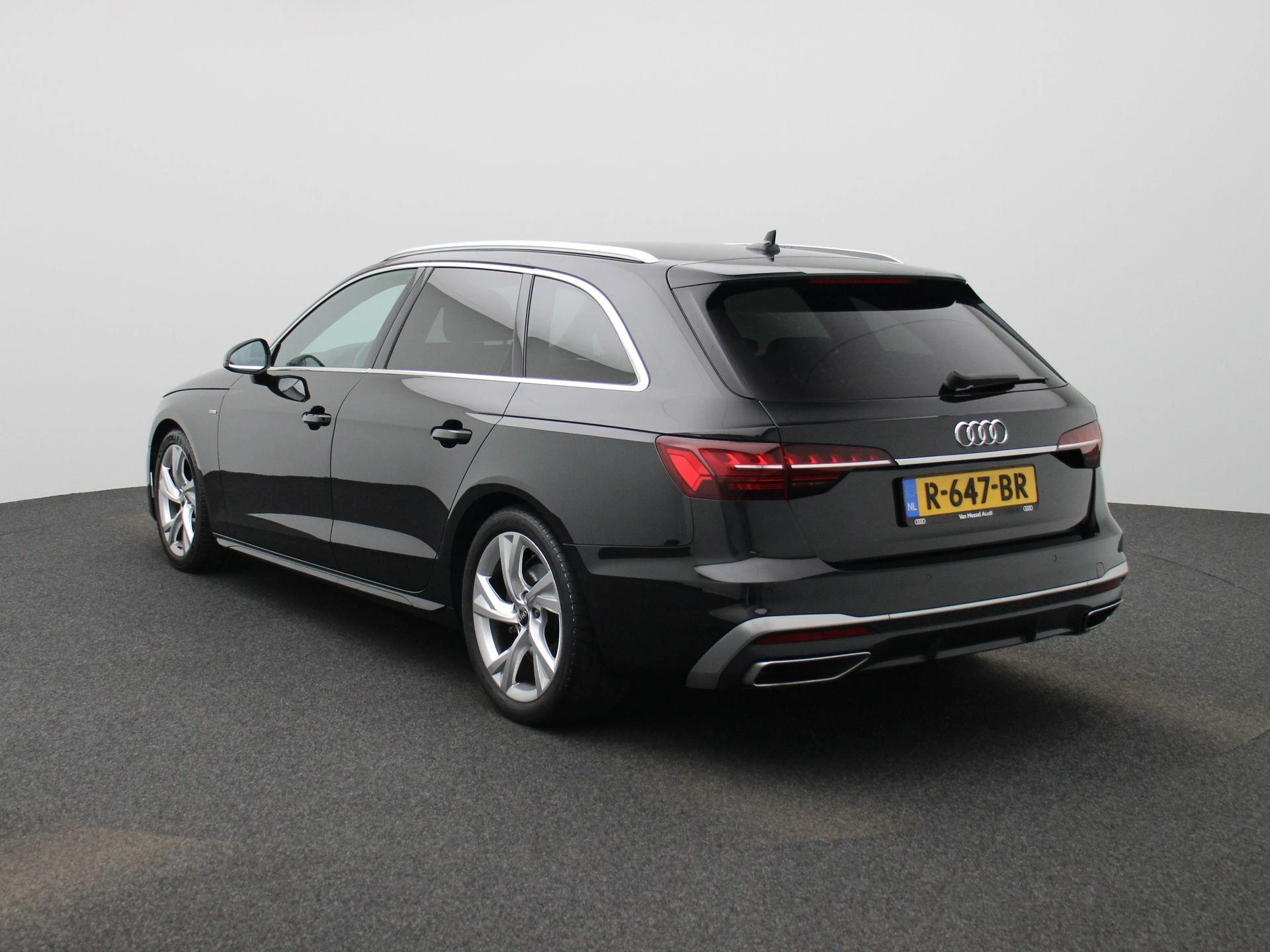 Audi-A4-image-1