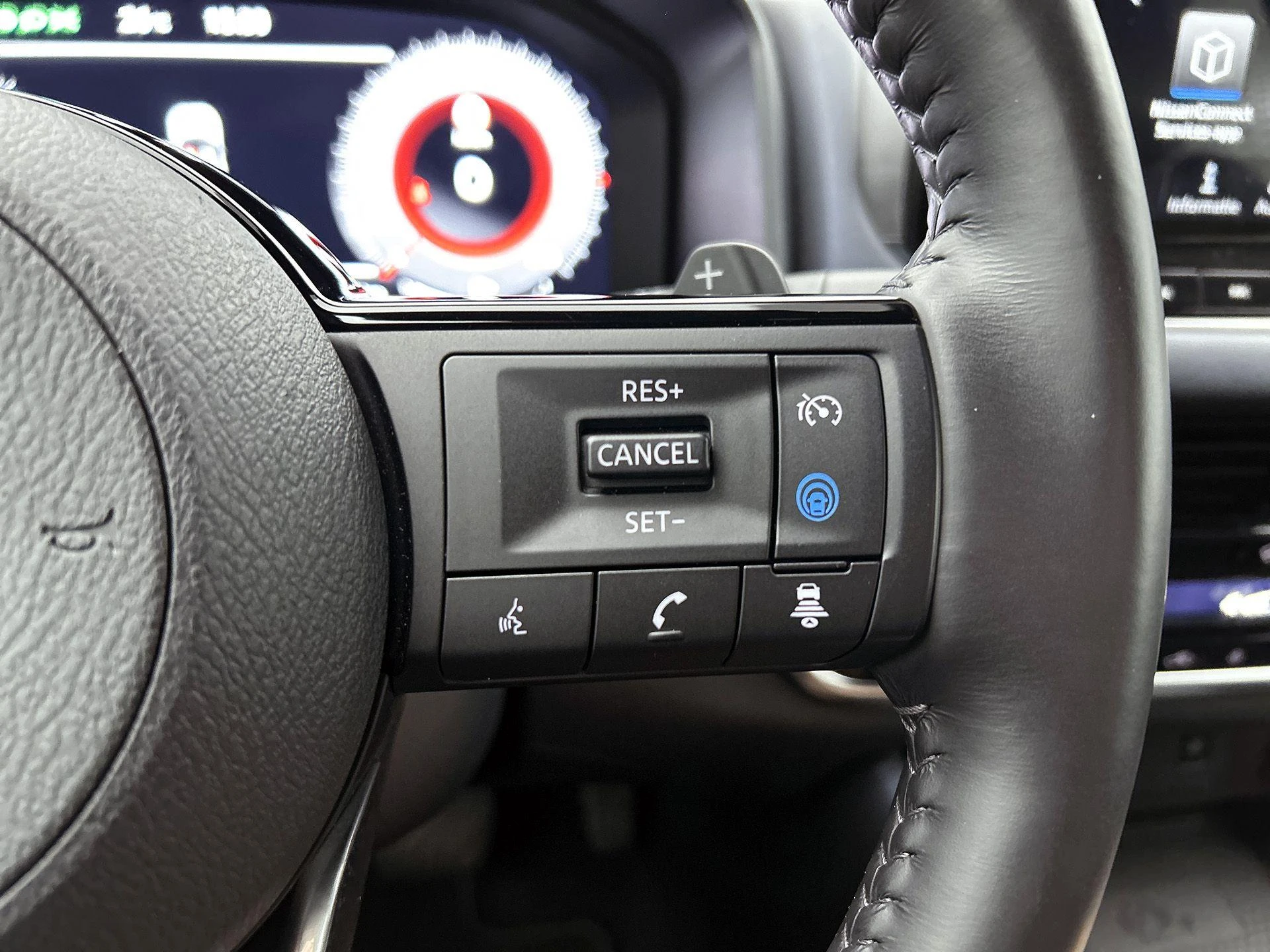 Nissan-QASHQAI-image-7