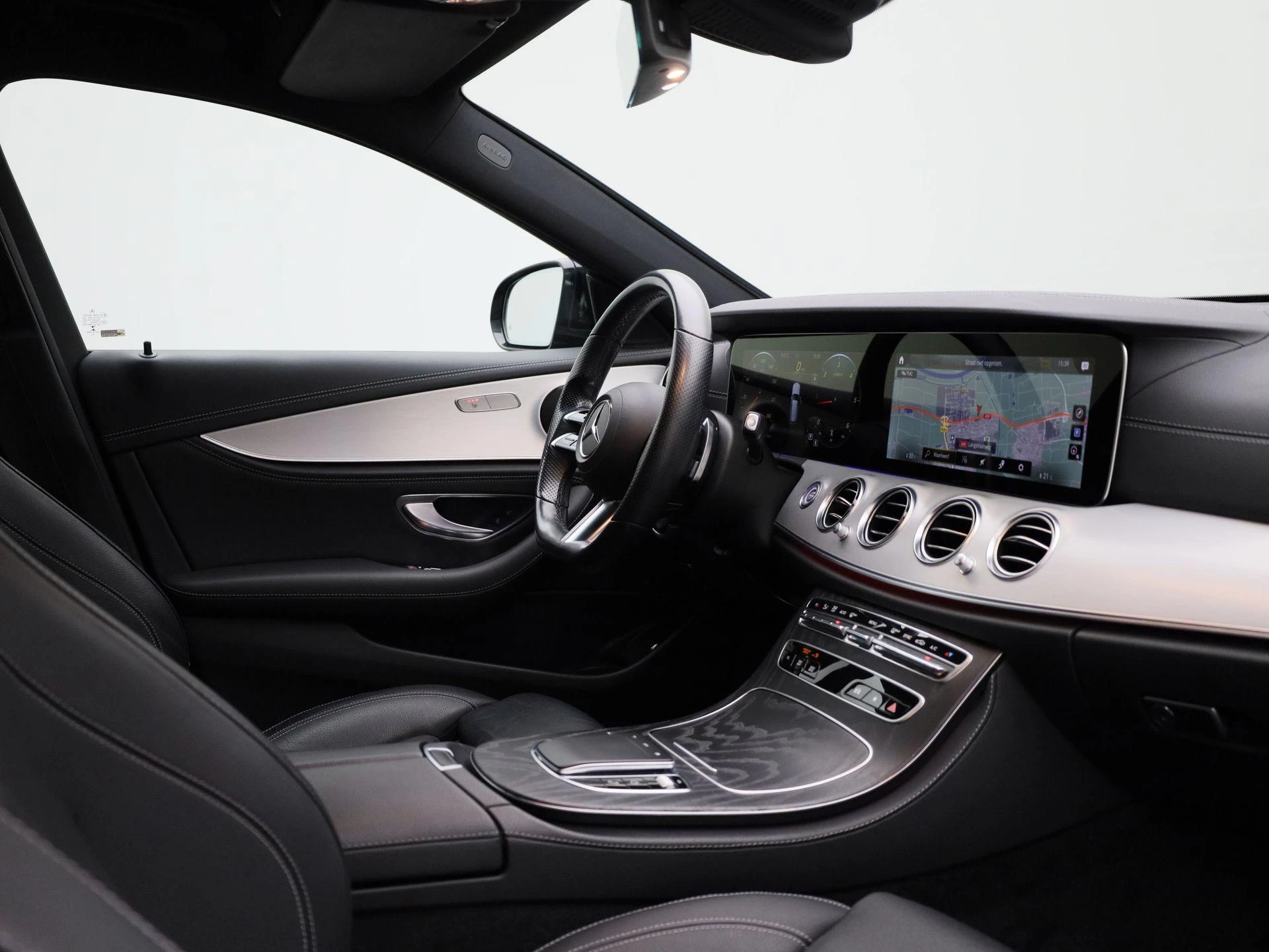 Mercedes-Benz-Classe E-image-31