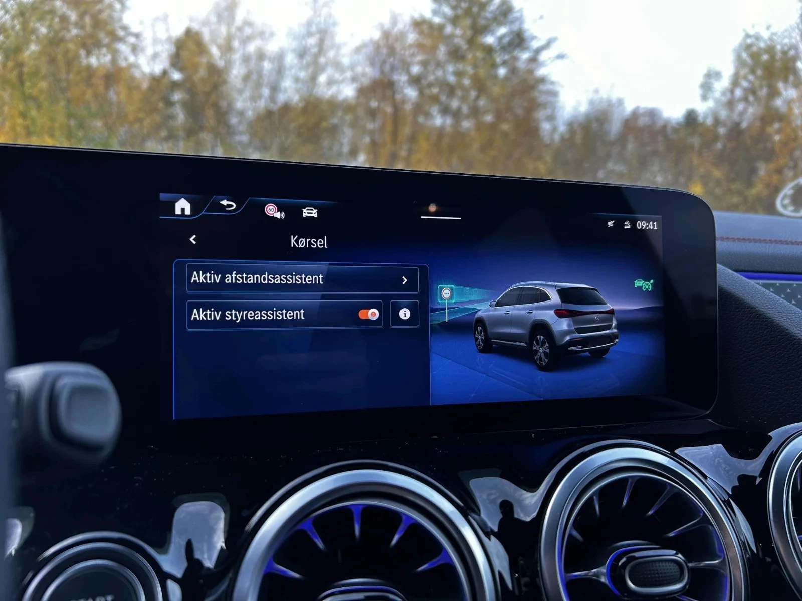 Mercedes-Benz-EQA-image-18