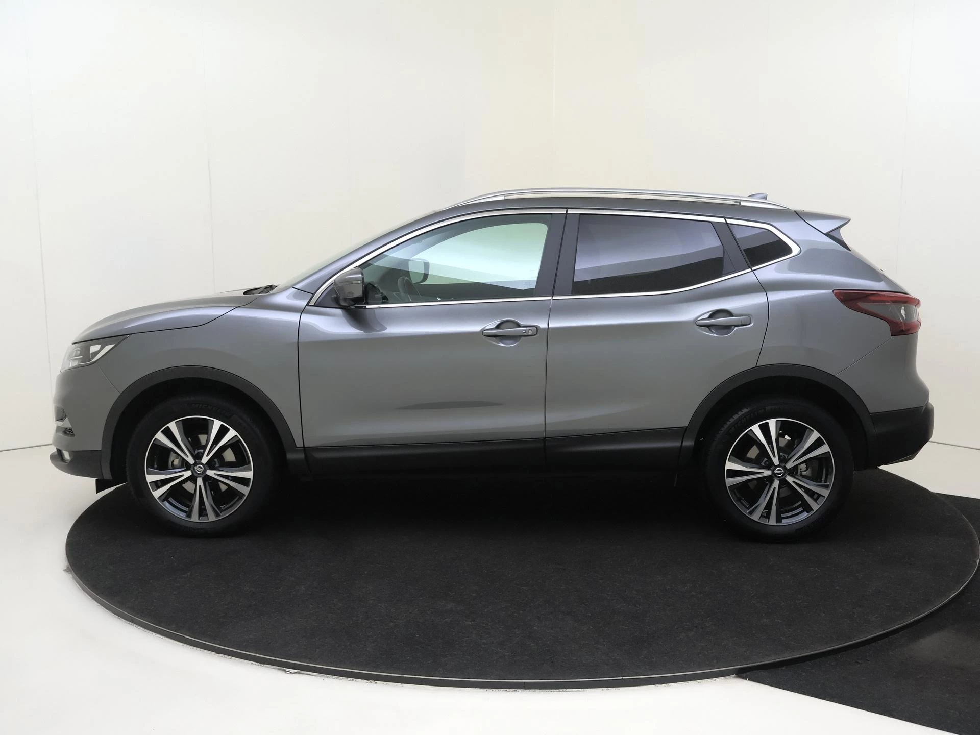 Nissan-QASHQAI-image-7