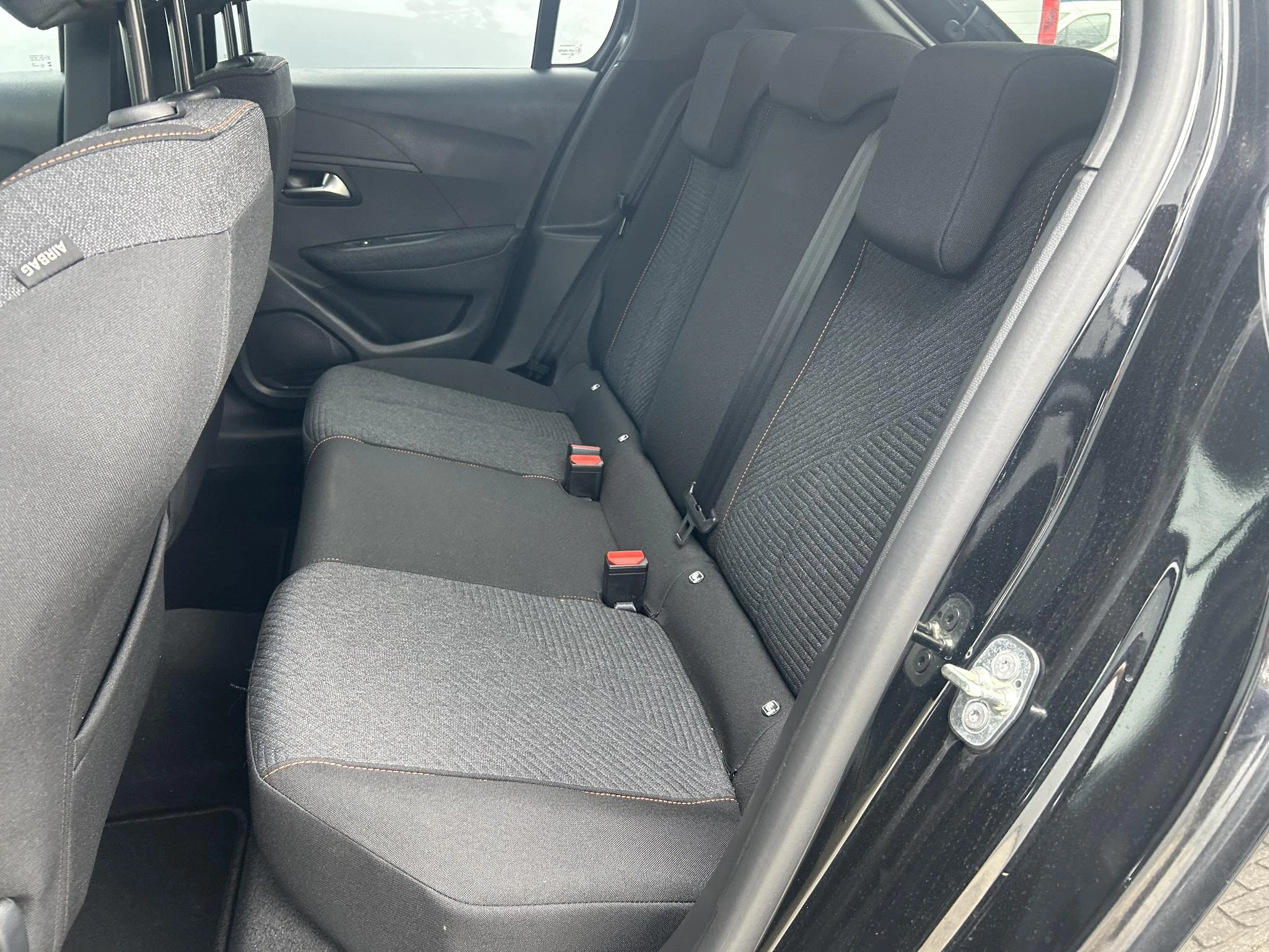 Peugeot-208-image-20
