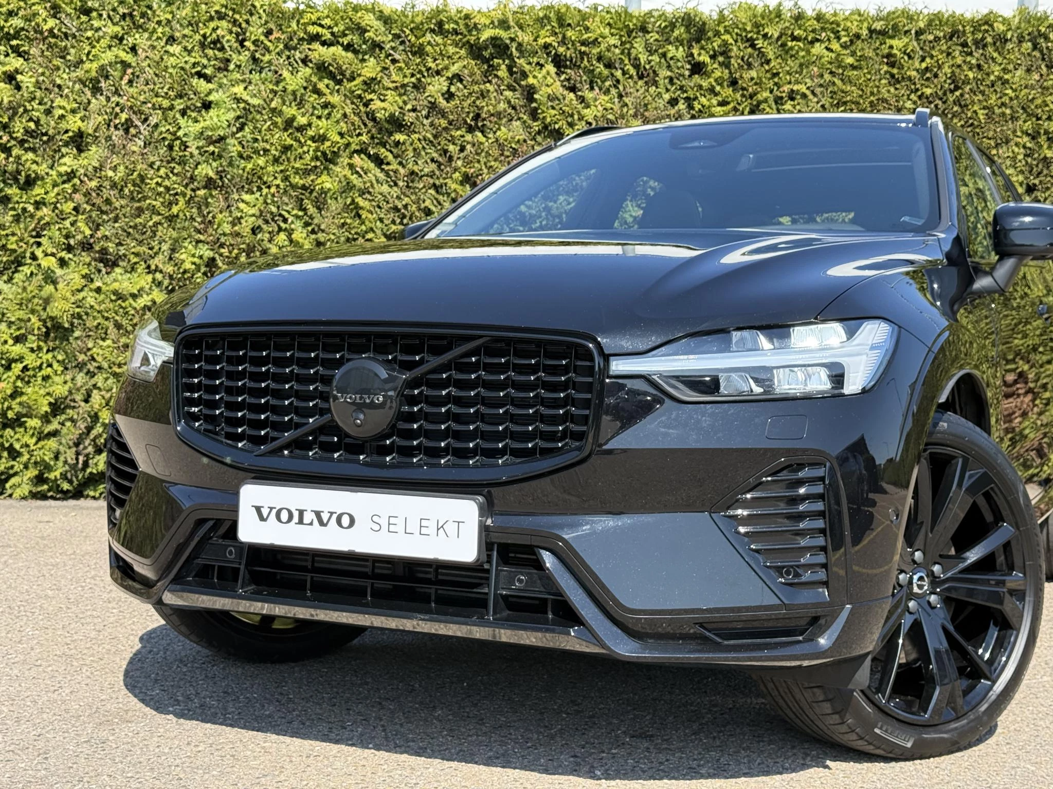 Volvo XC60 T6 Plug-in Hybrid AWD Plus Black Edition