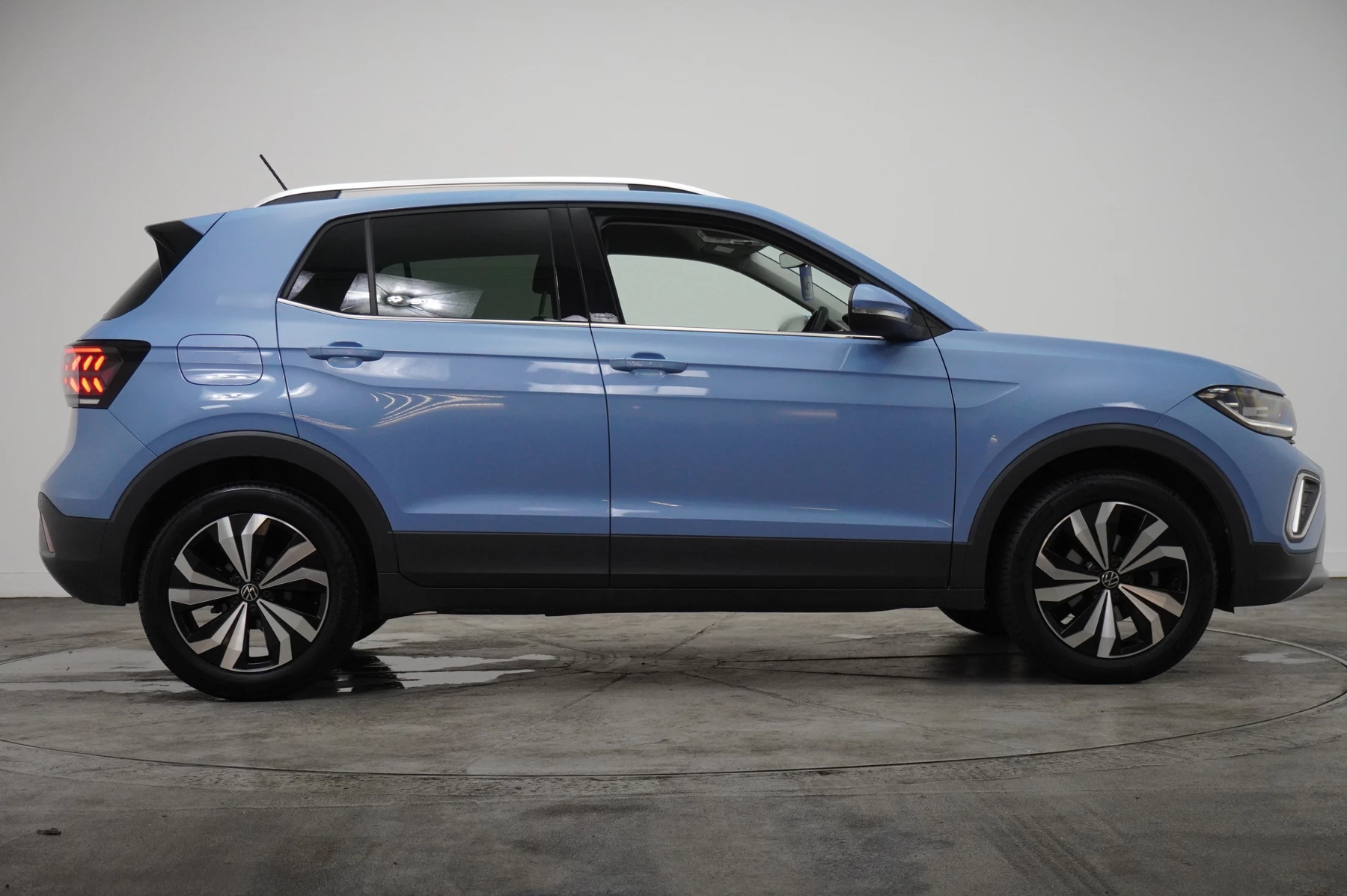 Volkswagen-T-Cross-image-3