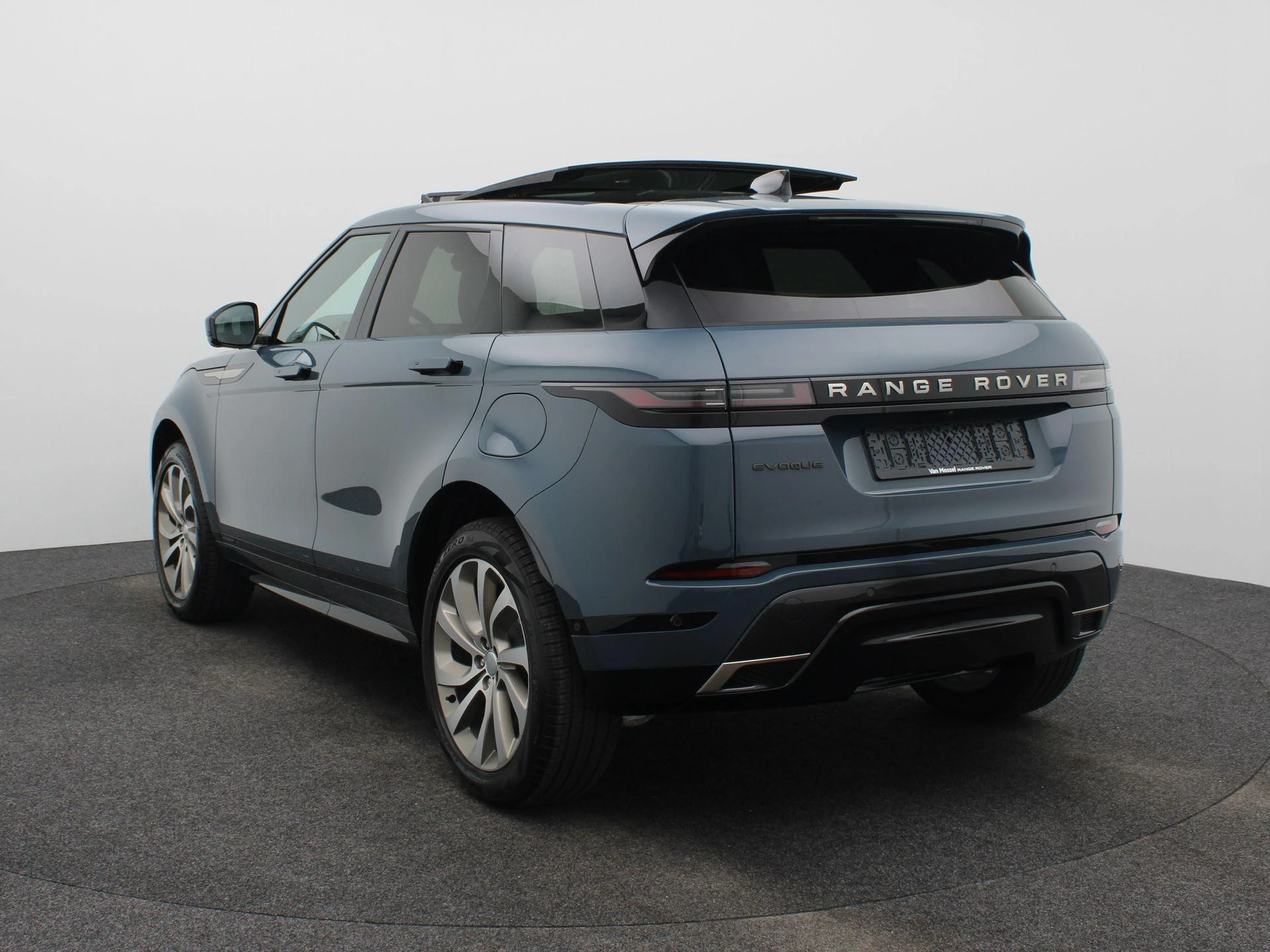 Land Rover-Range Rover Evoque-image-1