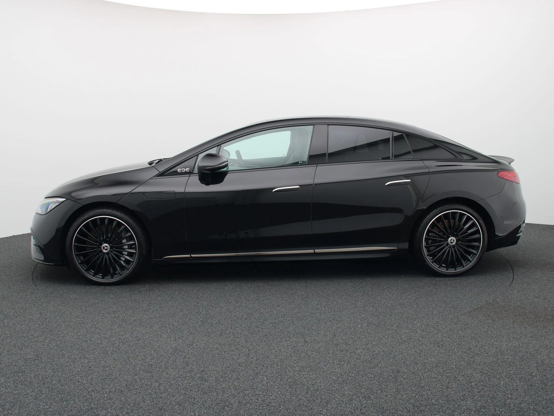 Mercedes-Benz EQE 300 AMG Line + PANORAMISCH DAK + AIRMATIC +