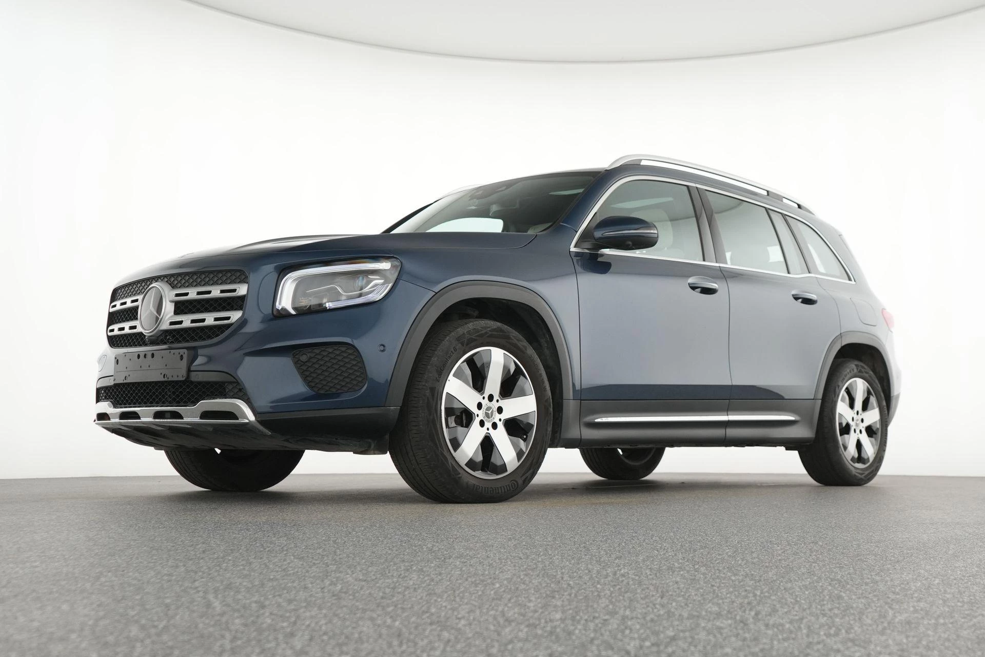 Mercedes-Benz-GLB-image-9