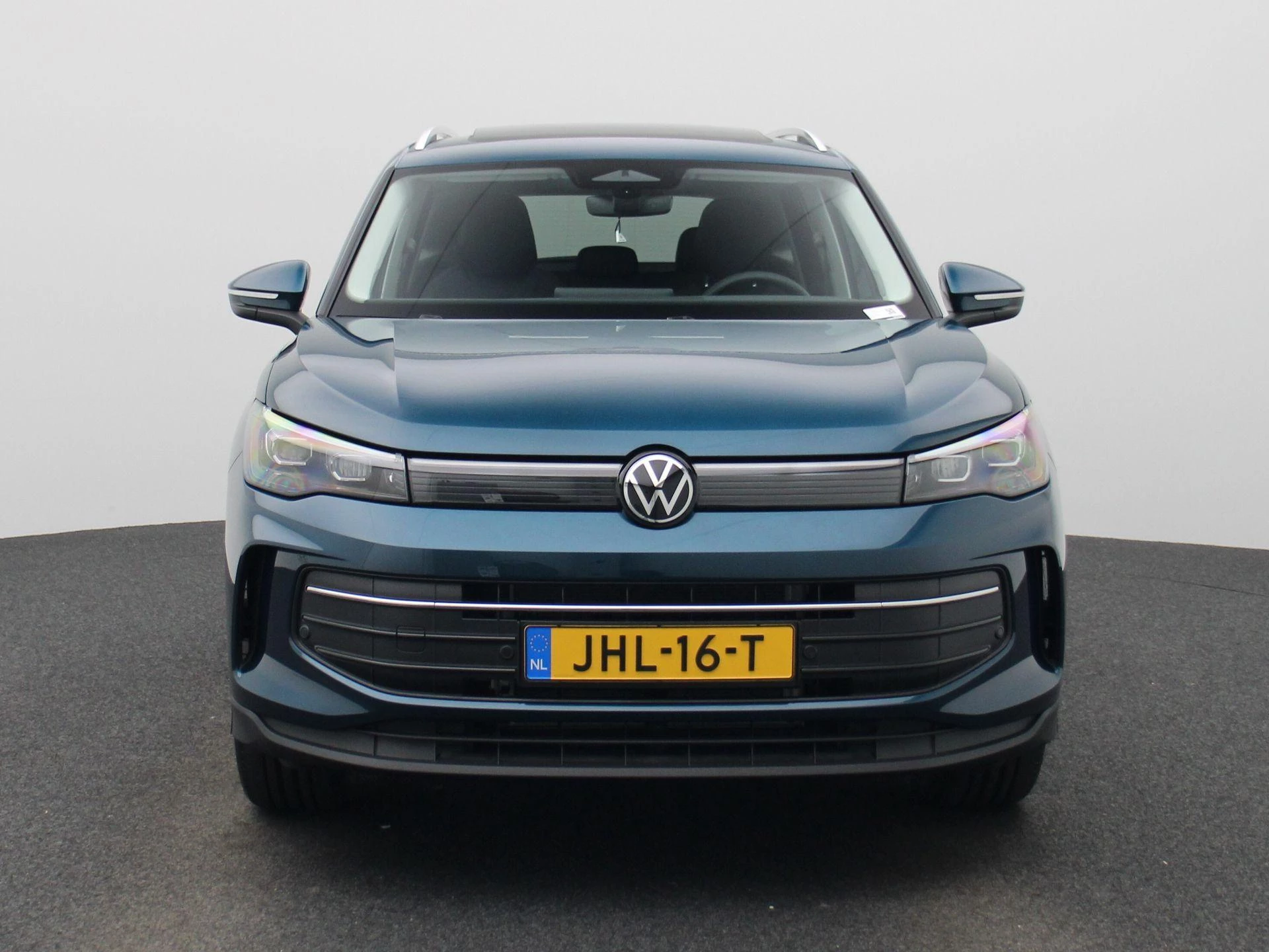 Volkswagen-Tiguan-image-2