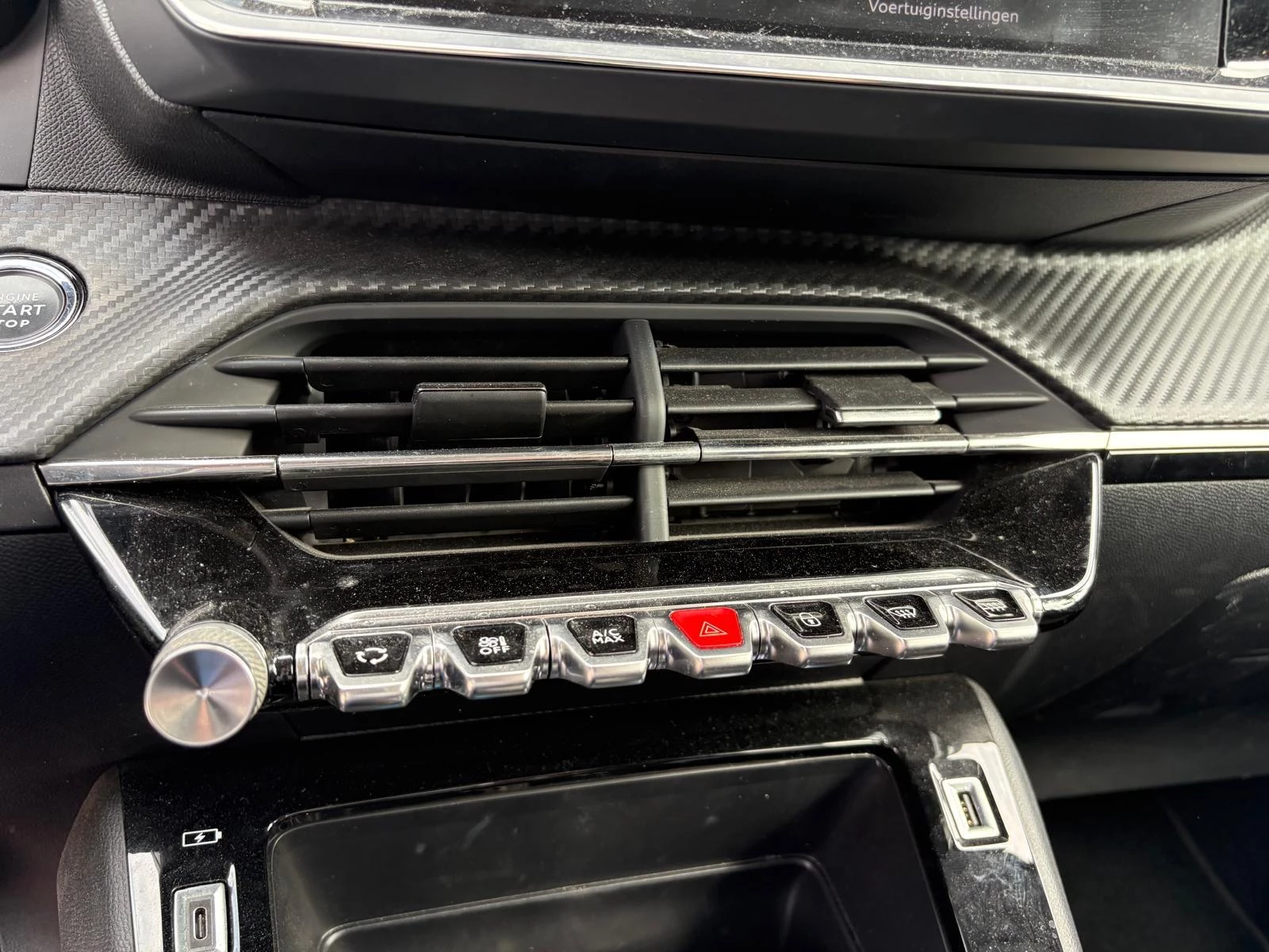 Peugeot-e-208-image-9