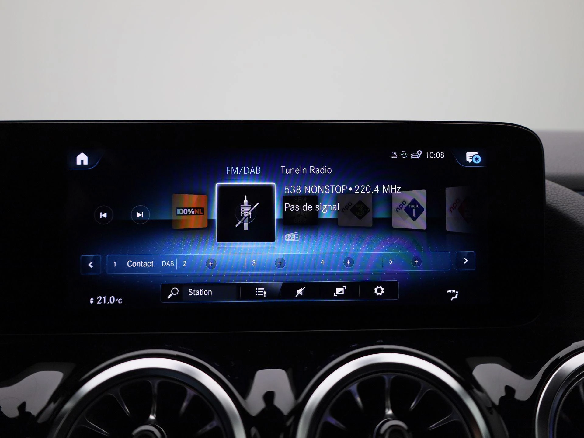 Mercedes-Benz-EQA-image-21