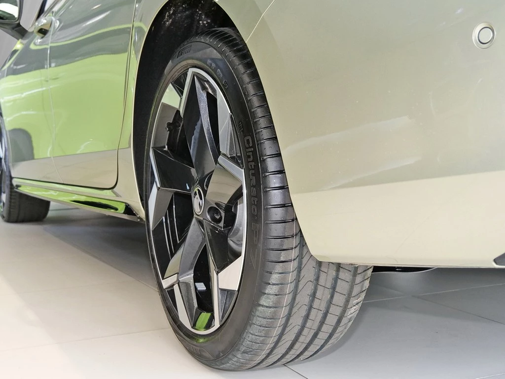 Škoda Superb UPE br. 67.640,- Combi Sportline 2.0 l TDI 4x4 142 kW / 193 PS