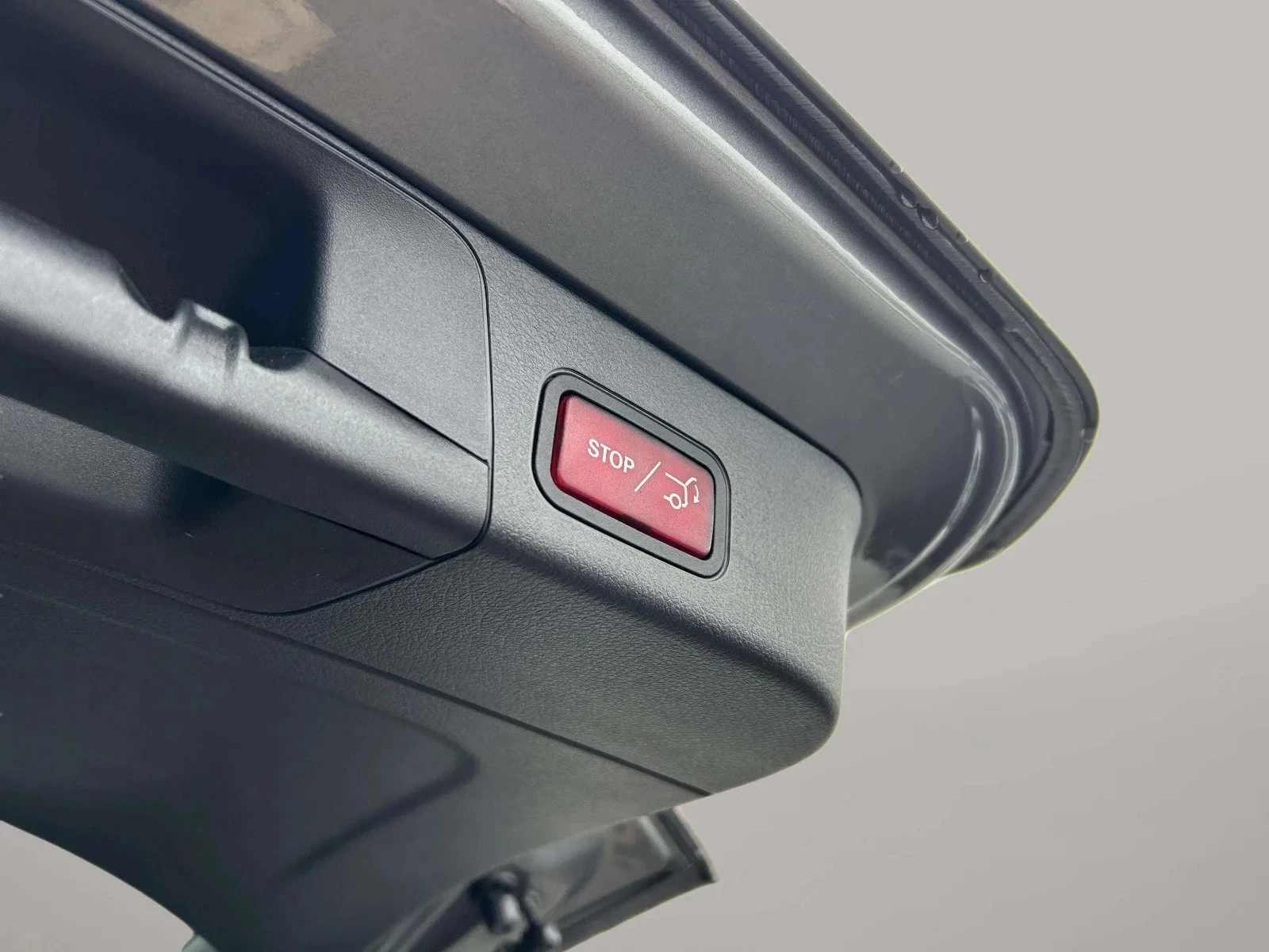 Mercedes-Benz-EQB-image-22