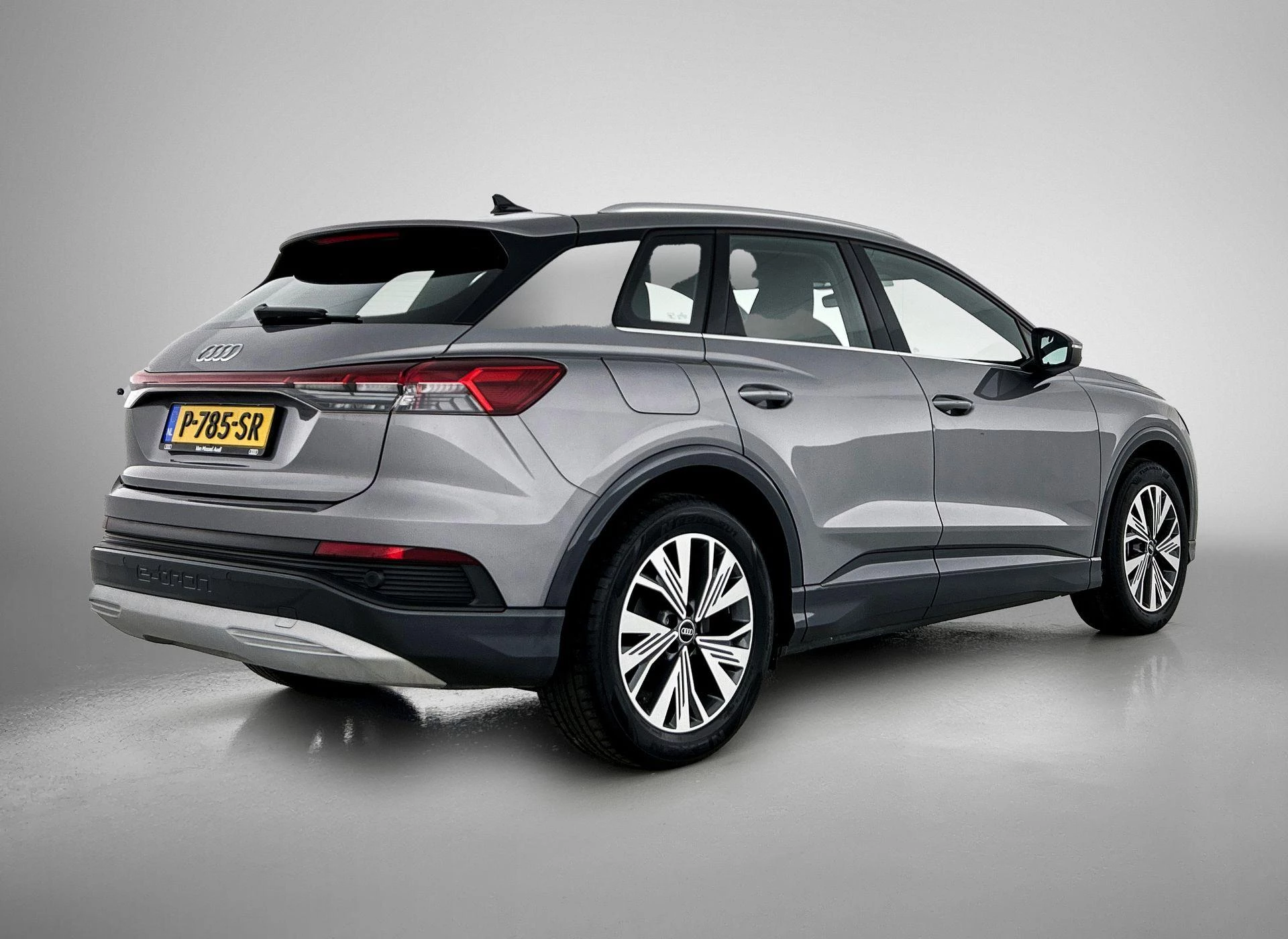 Audi-Q4 e-tron-image-3