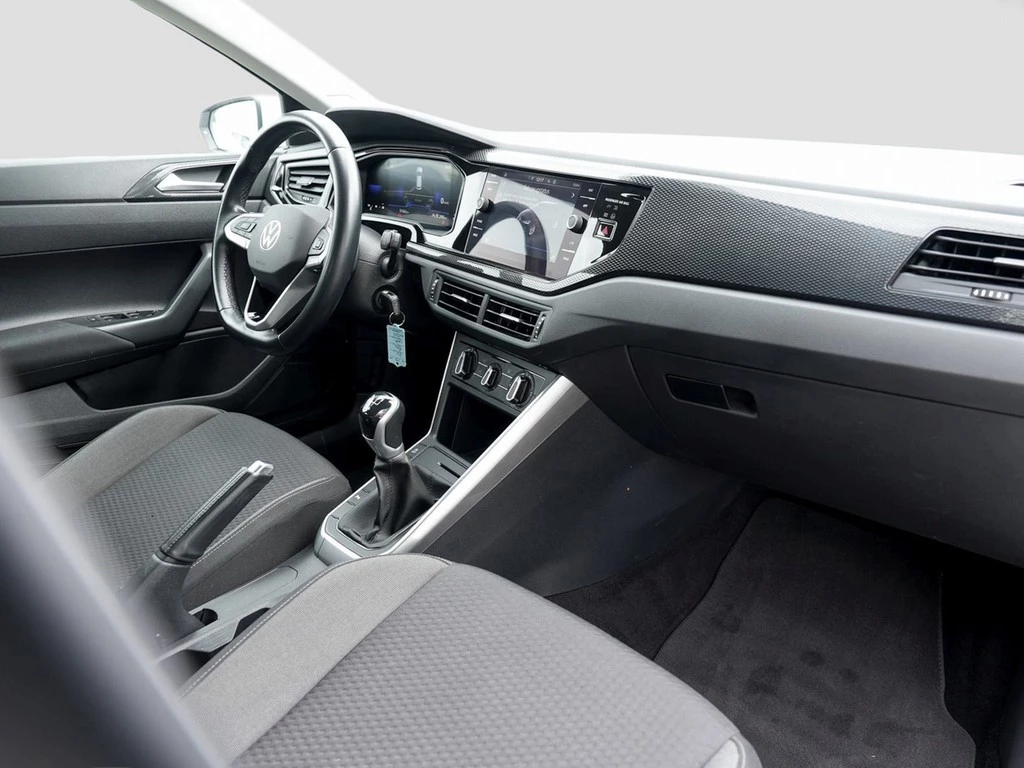 Volkswagen-Polo-image-7