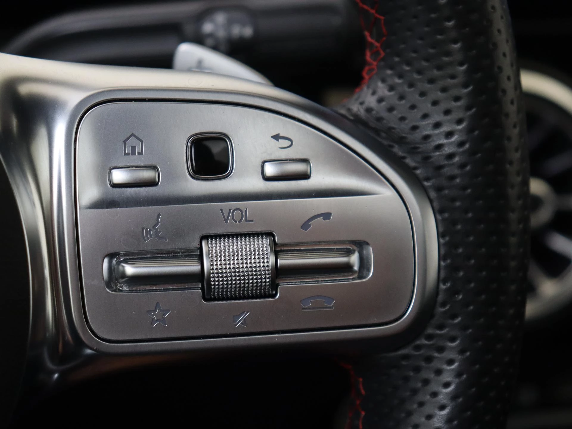Mercedes-Benz-B-Klasse-image-13