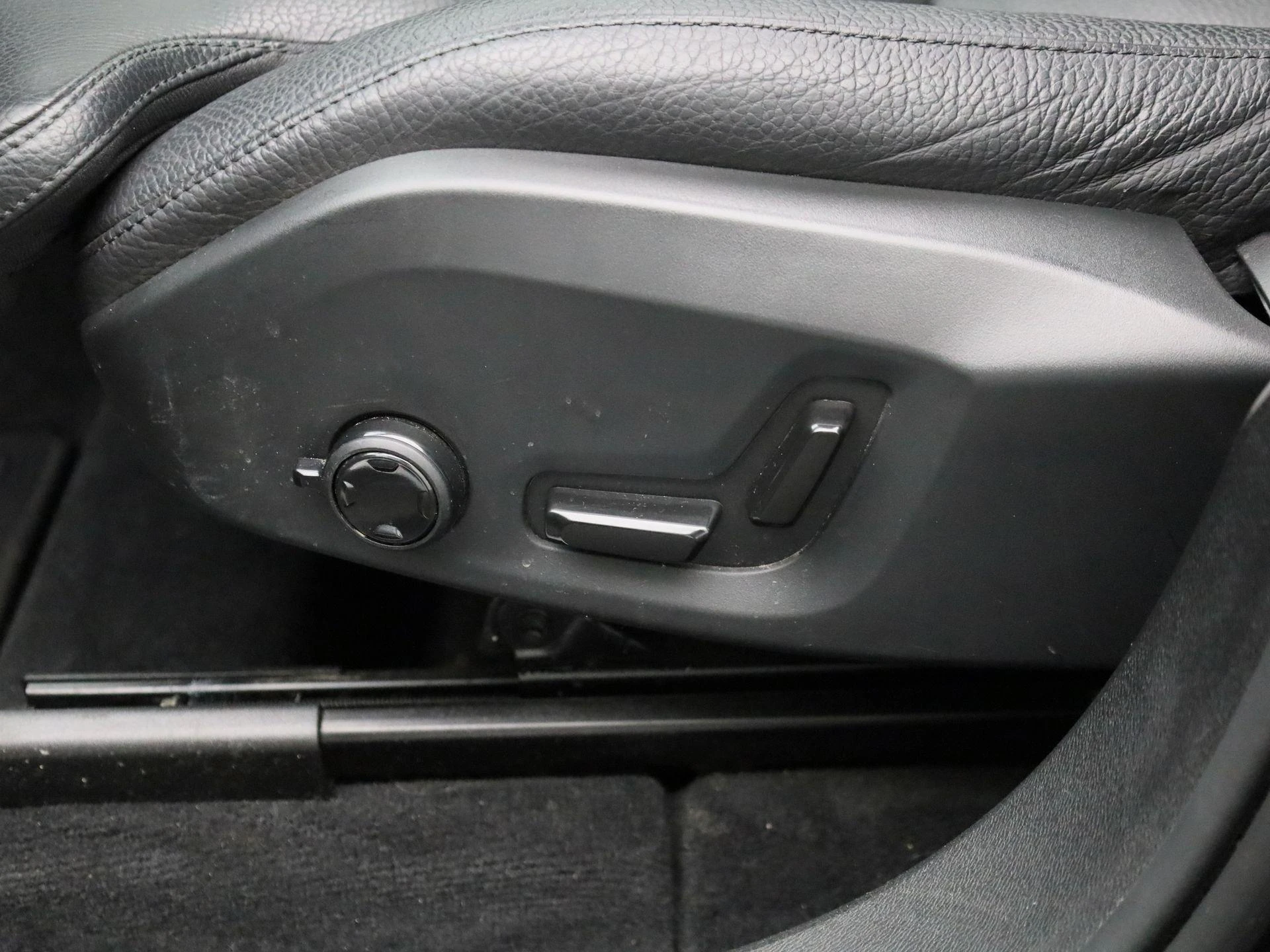 Volvo XC60 T8 PHEV 4x4 Ultimate Dark Aut.