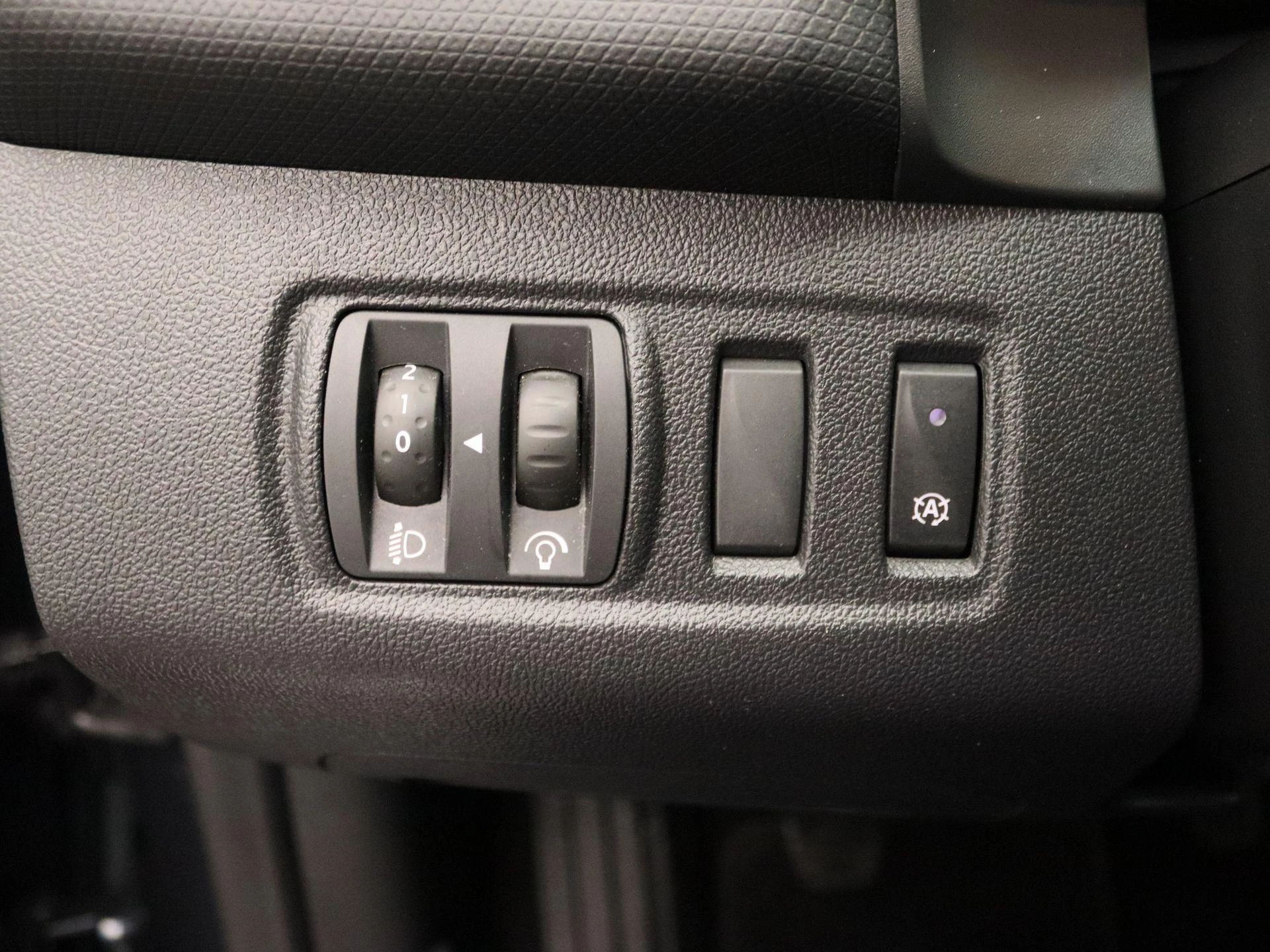 Renault-Clio-image-19