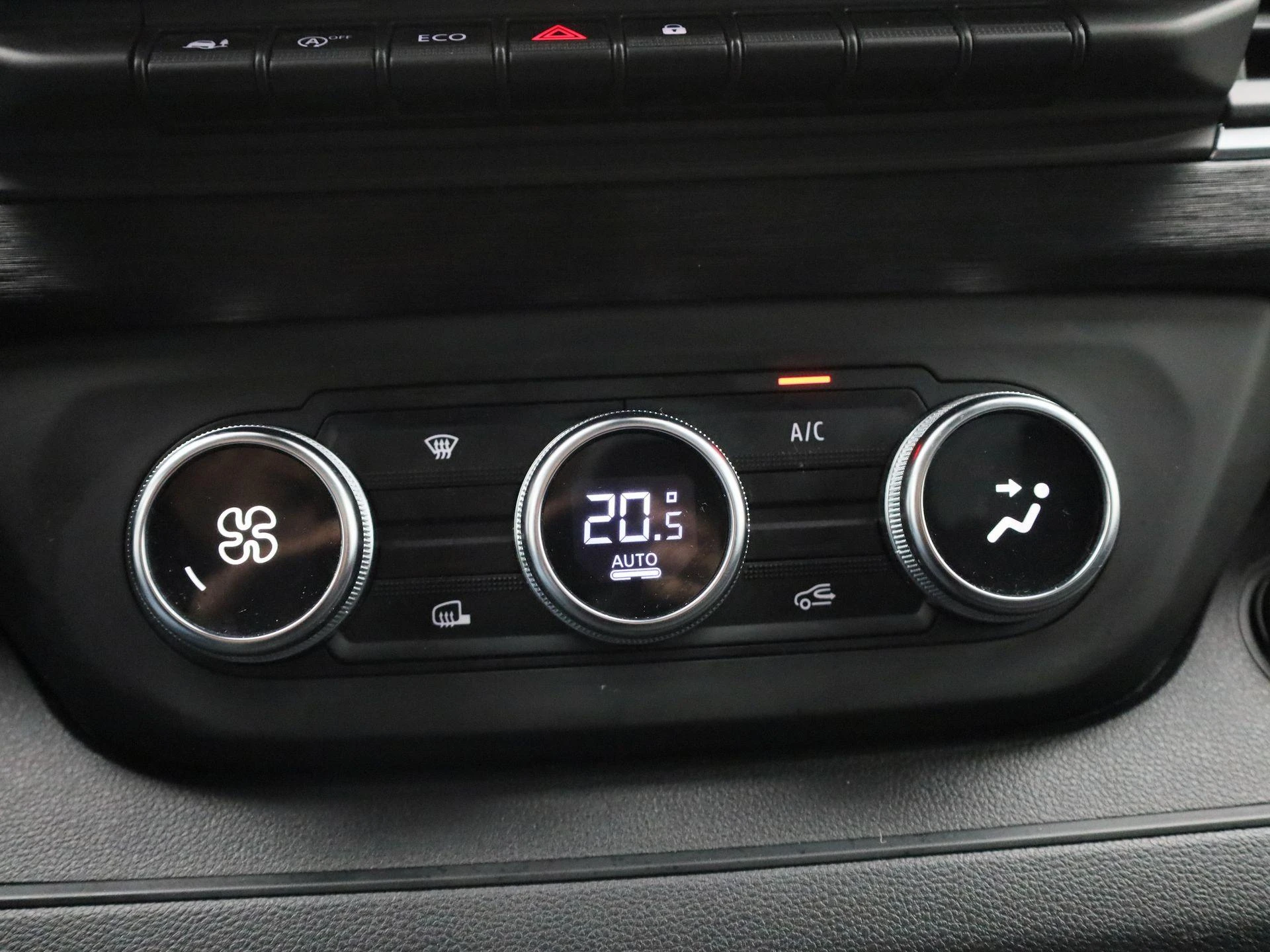 Renault-Trafic-image-23