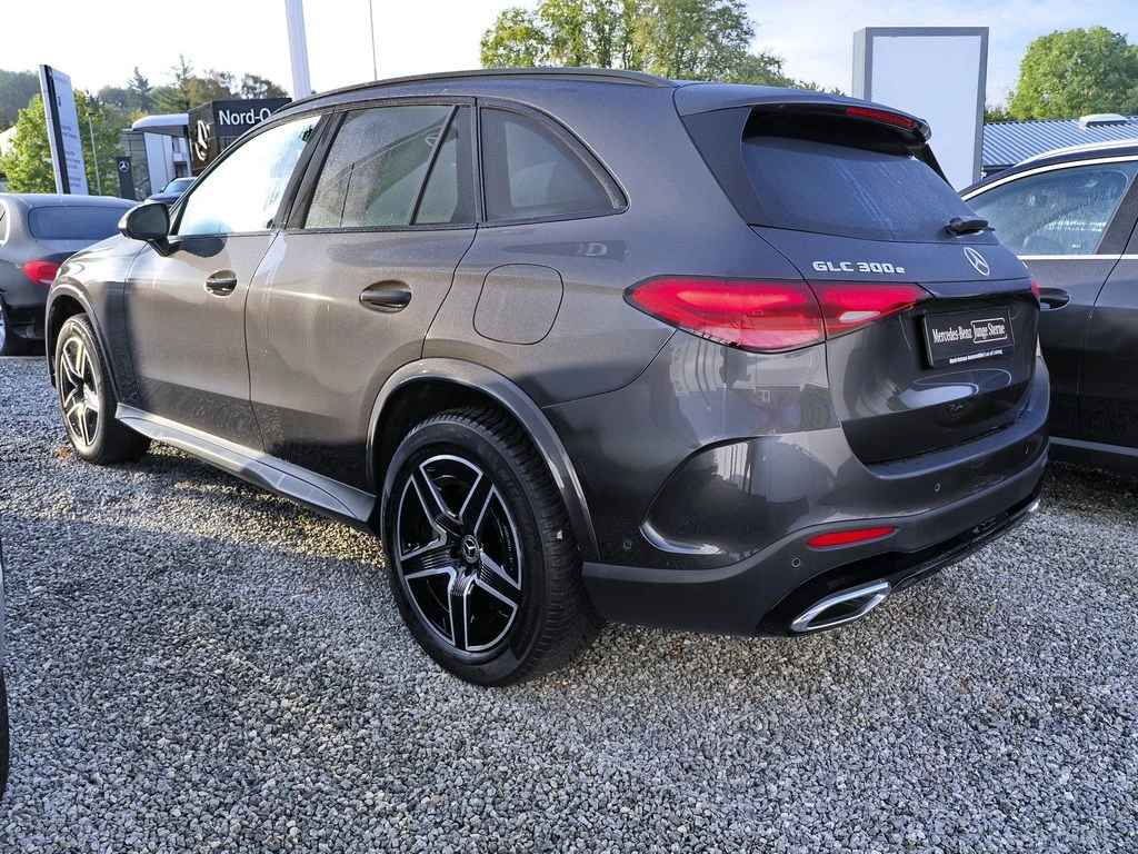 Mercedes-Benz-GLC 300 e-image-5