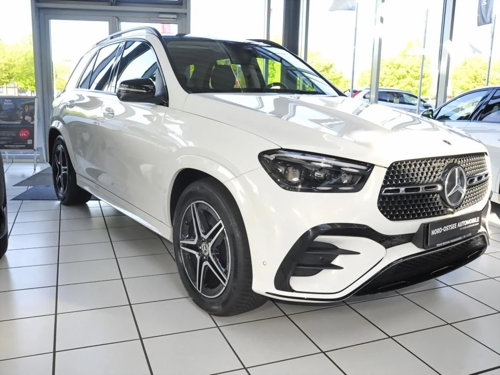 Mercedes-Benz-GLE 300 d-image-4