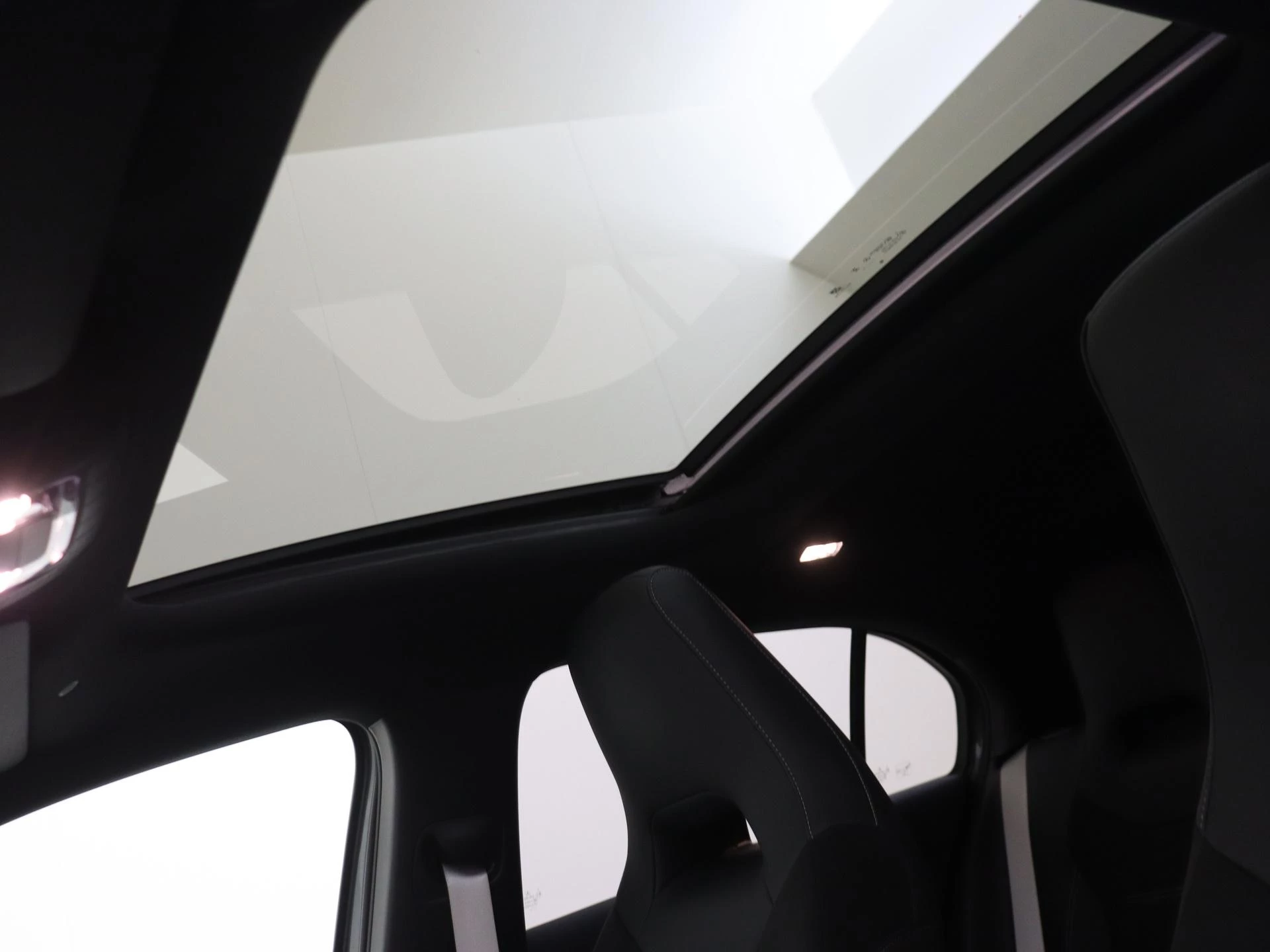 Mercedes-Benz A-Klasse 250 e Business Solution AMG