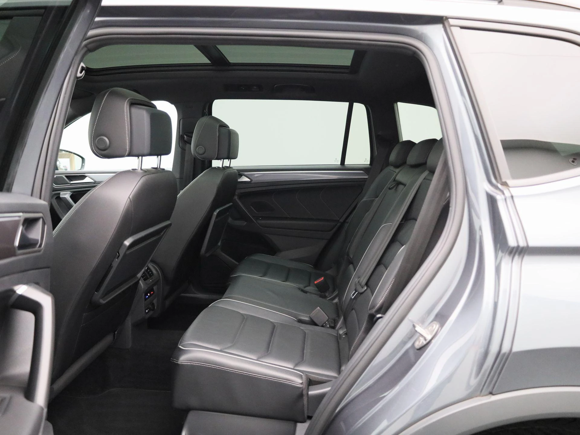 Volkswagen-Tiguan Allspace-image-9