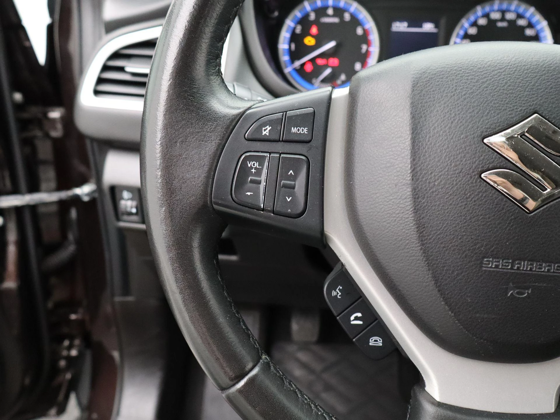 Suzuki-S-Cross-image-28