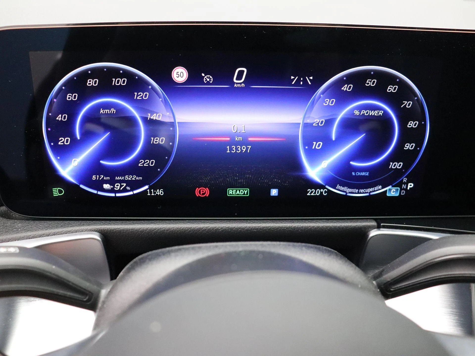 Mercedes-Benz EQB 250+ AMG Line + PANORAMISCH DAK + CARPLAY + ADVANCED SOUND +