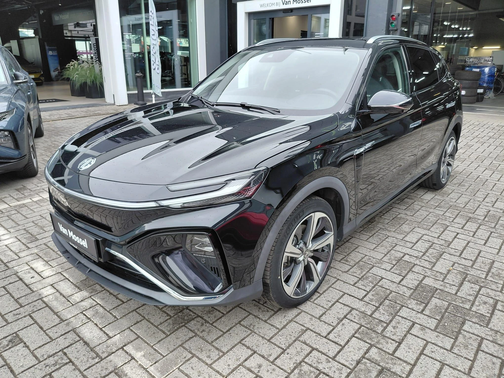 MG Marvel R Luxury