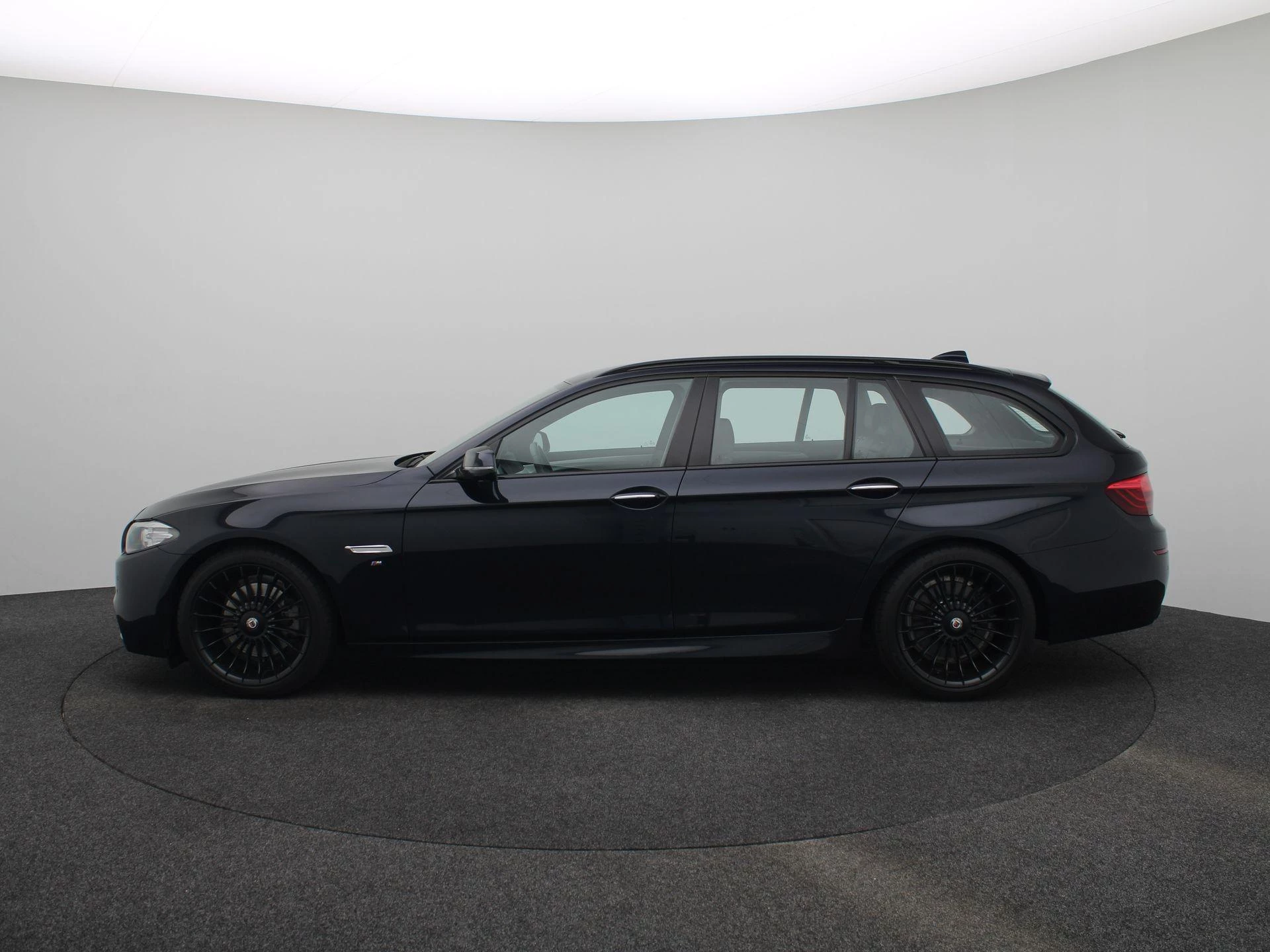 BMW-5 Serie-image-5