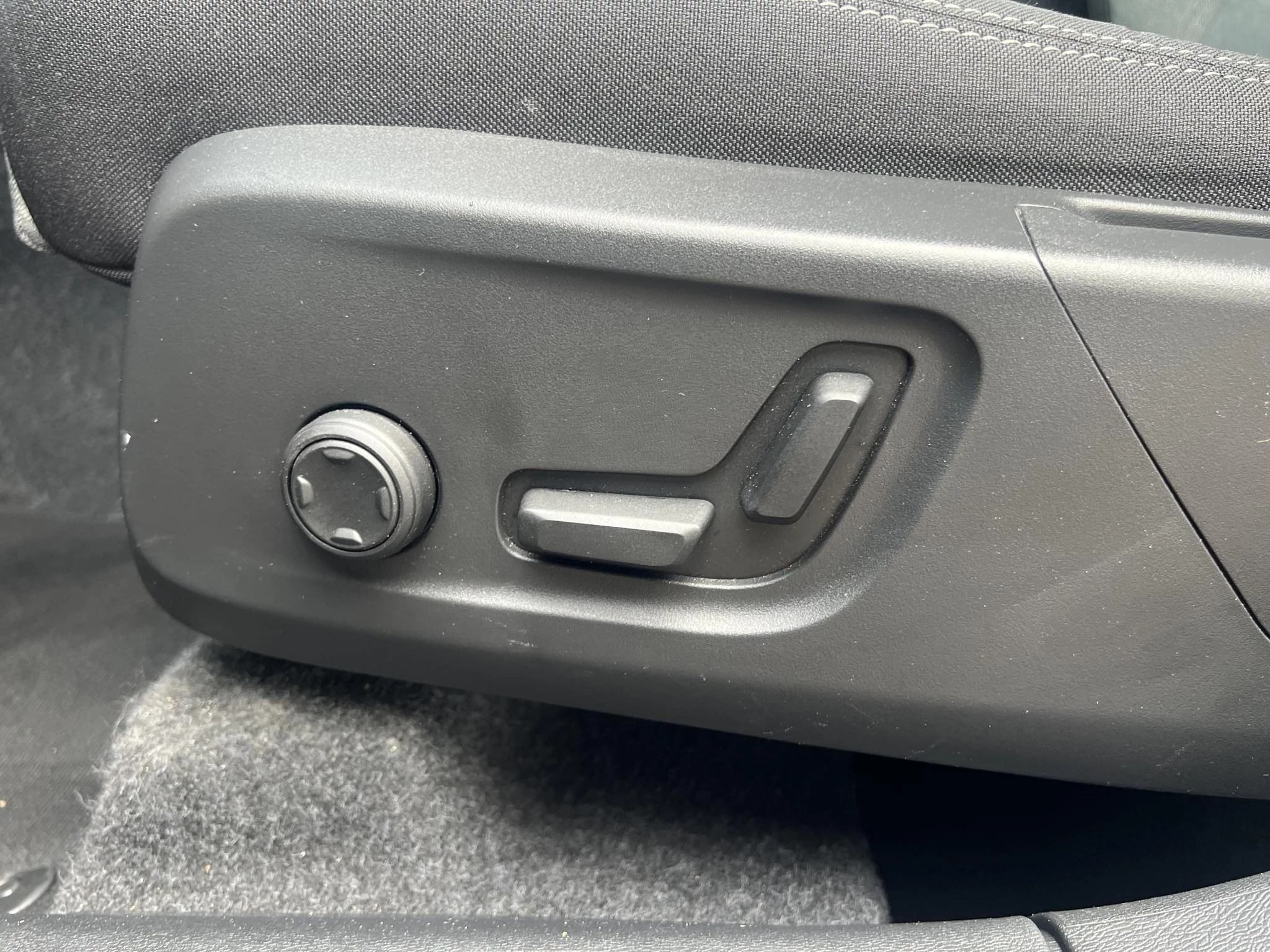 Volvo XC40 B4 Plus Dark Harman Kardon Trekhaak Aut.