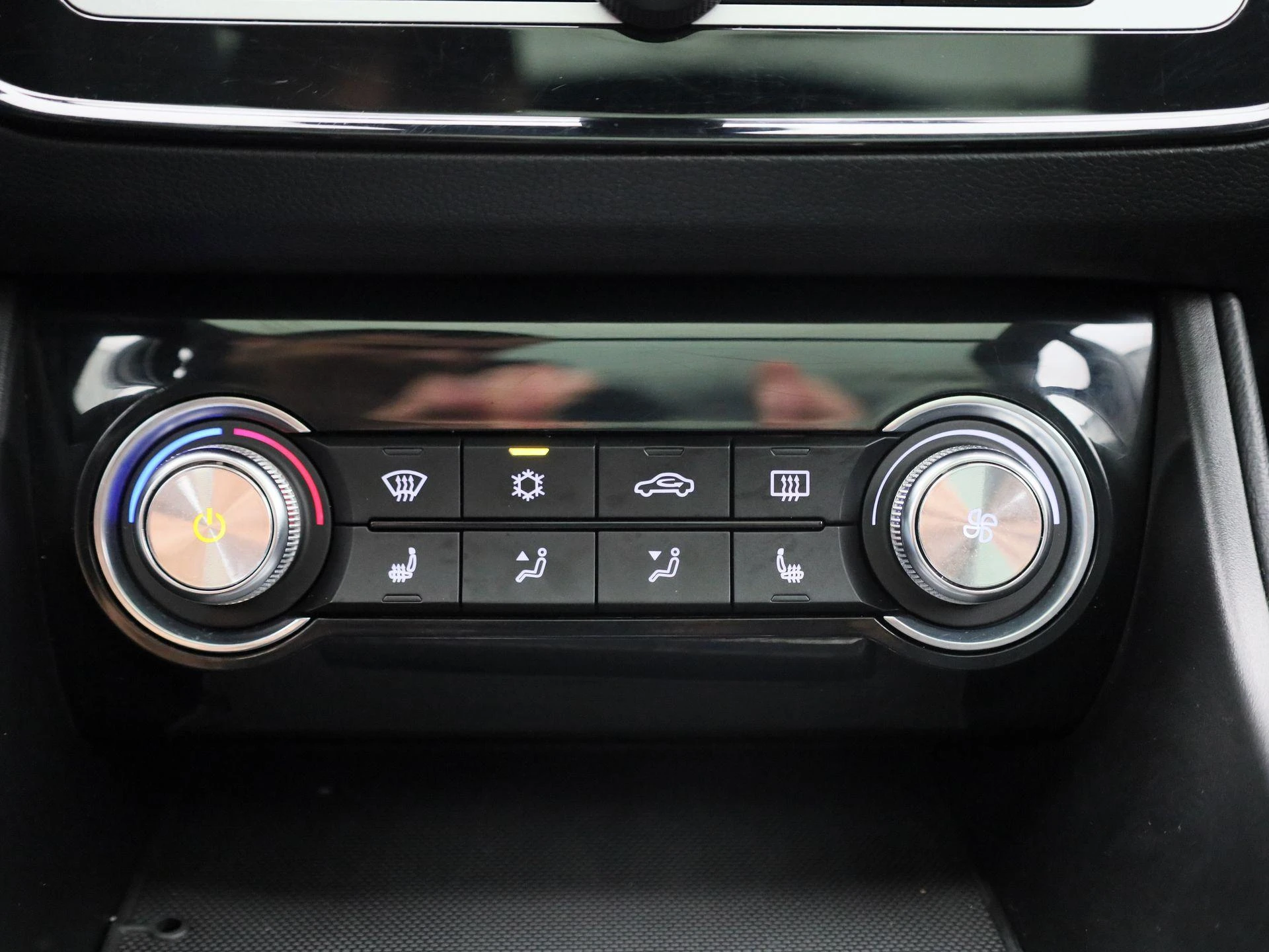 MG-ZS EV-image-15