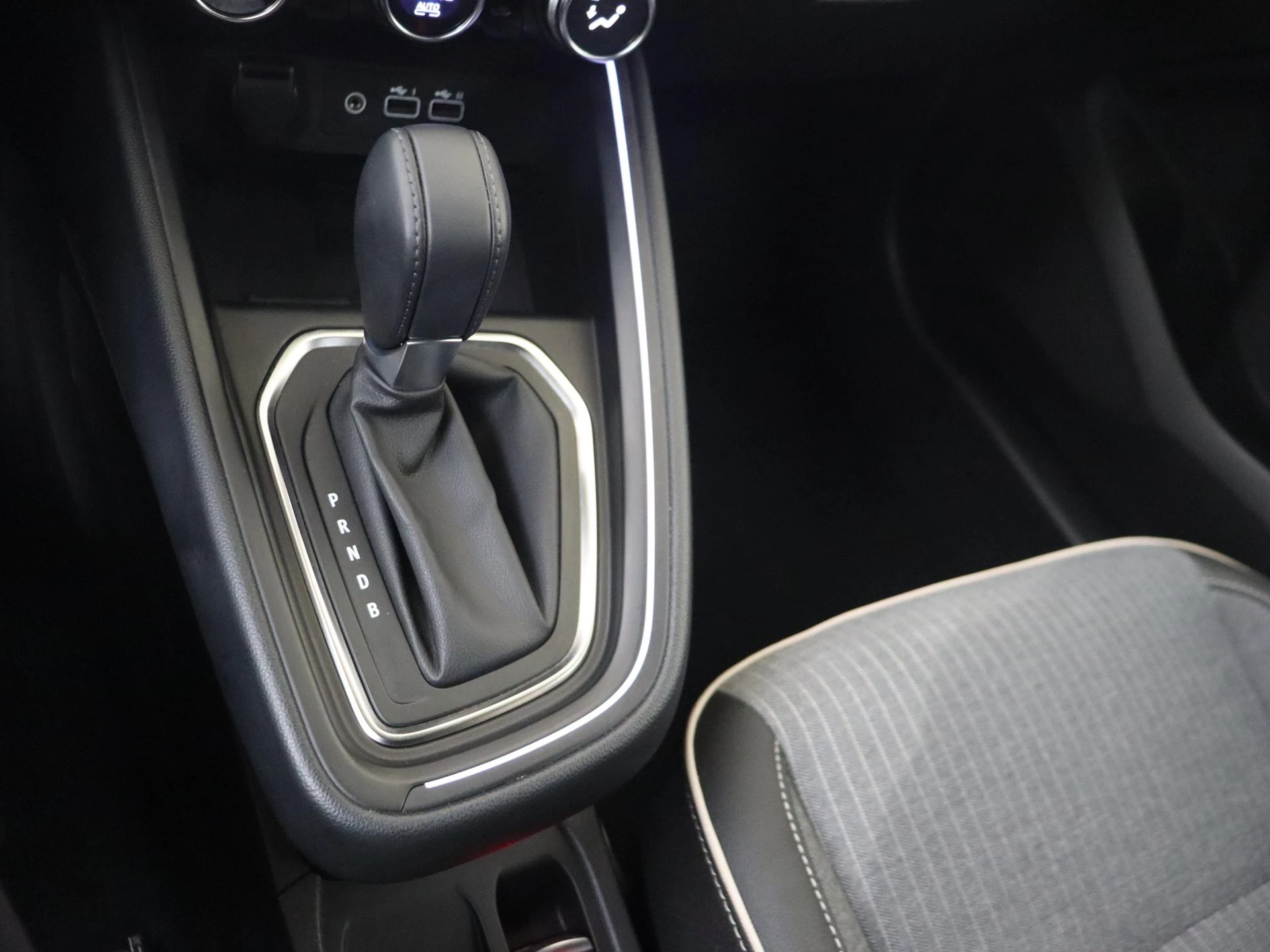 Renault-Clio-image-18