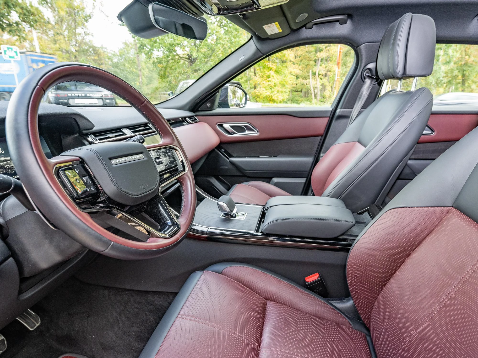 Land Rover-Range Rover Velar-image-7