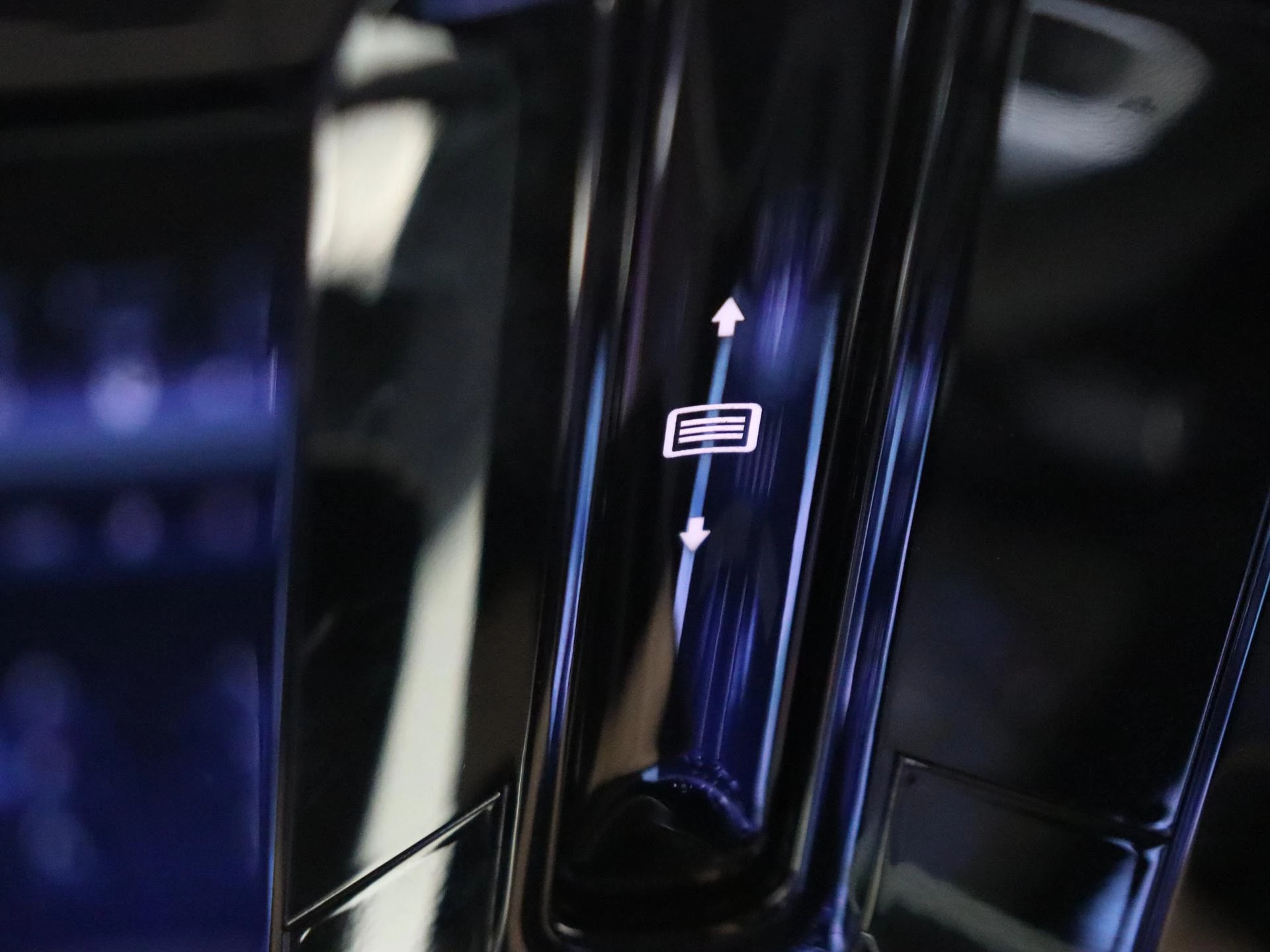 Mercedes-Benz-EQE-image-28