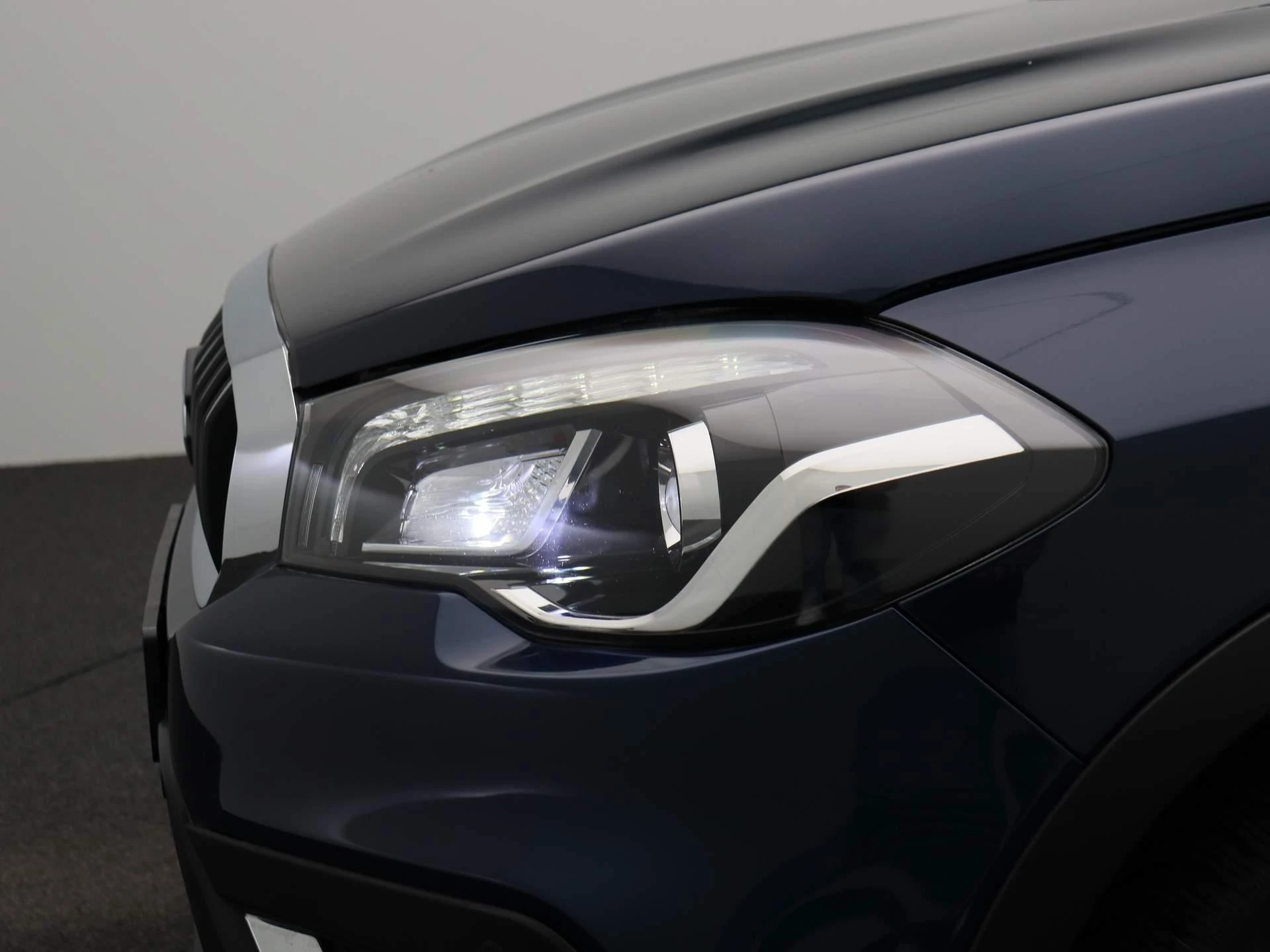 Suzuki-S-Cross-image-15